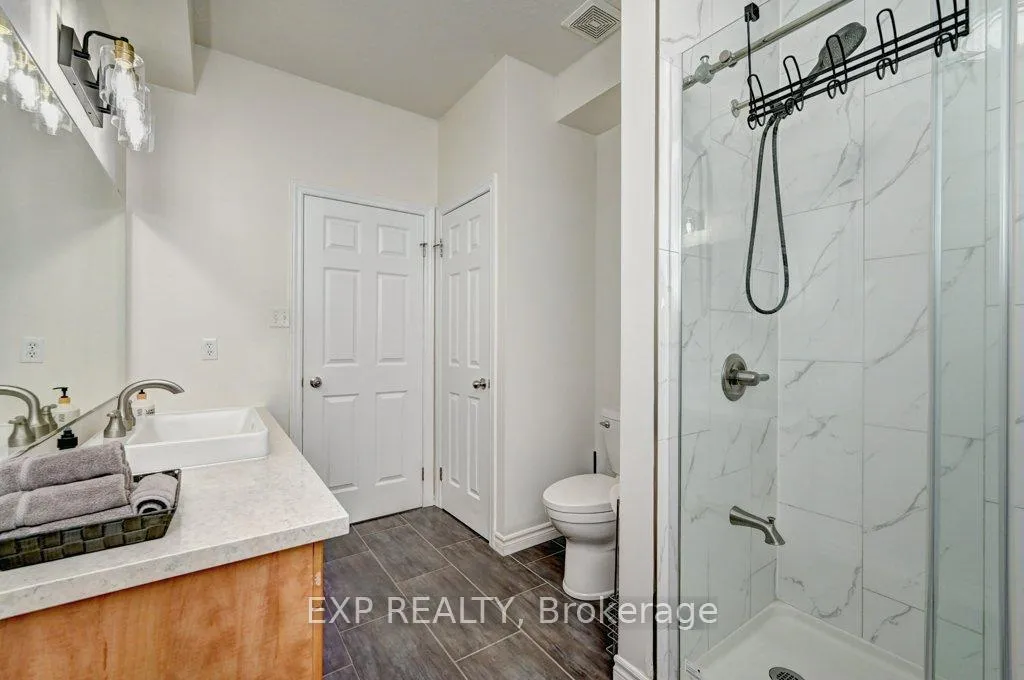 Photo 19 of 795 Laurelwood Drive, Waterloo, Columbia Forest — HOMEH