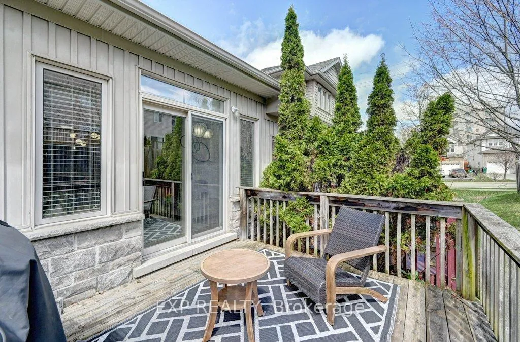 Photo 26 of 795 Laurelwood Drive, Waterloo, Columbia Forest — HOMEH
