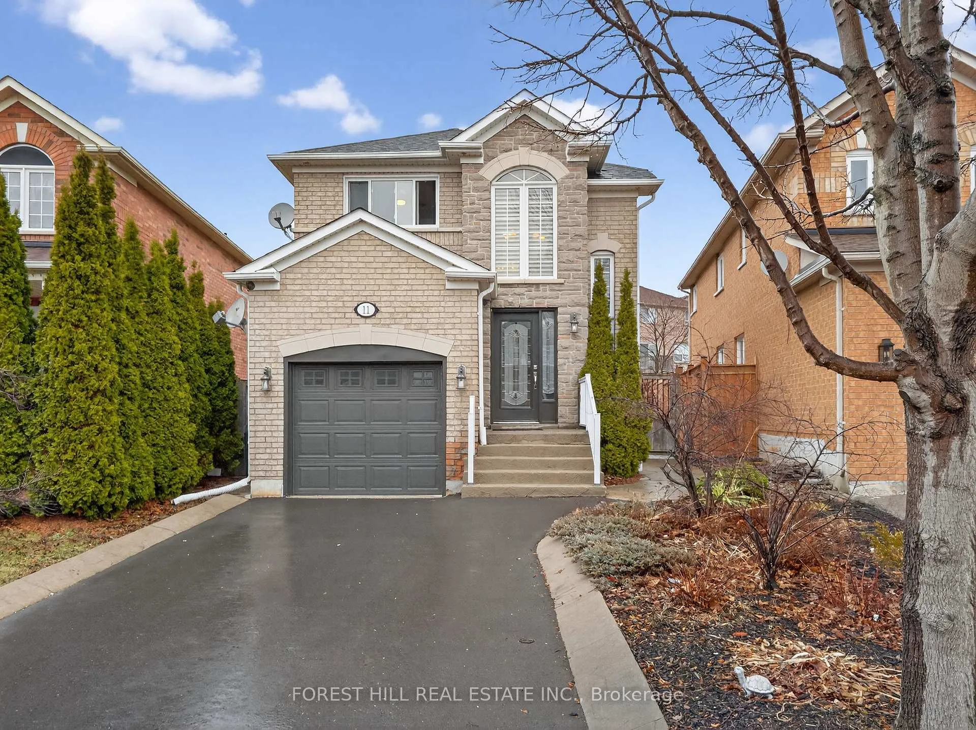 Photo 1 of 11 Bestview Crescent, Vaughan, Rural Vaughan — HOMEH