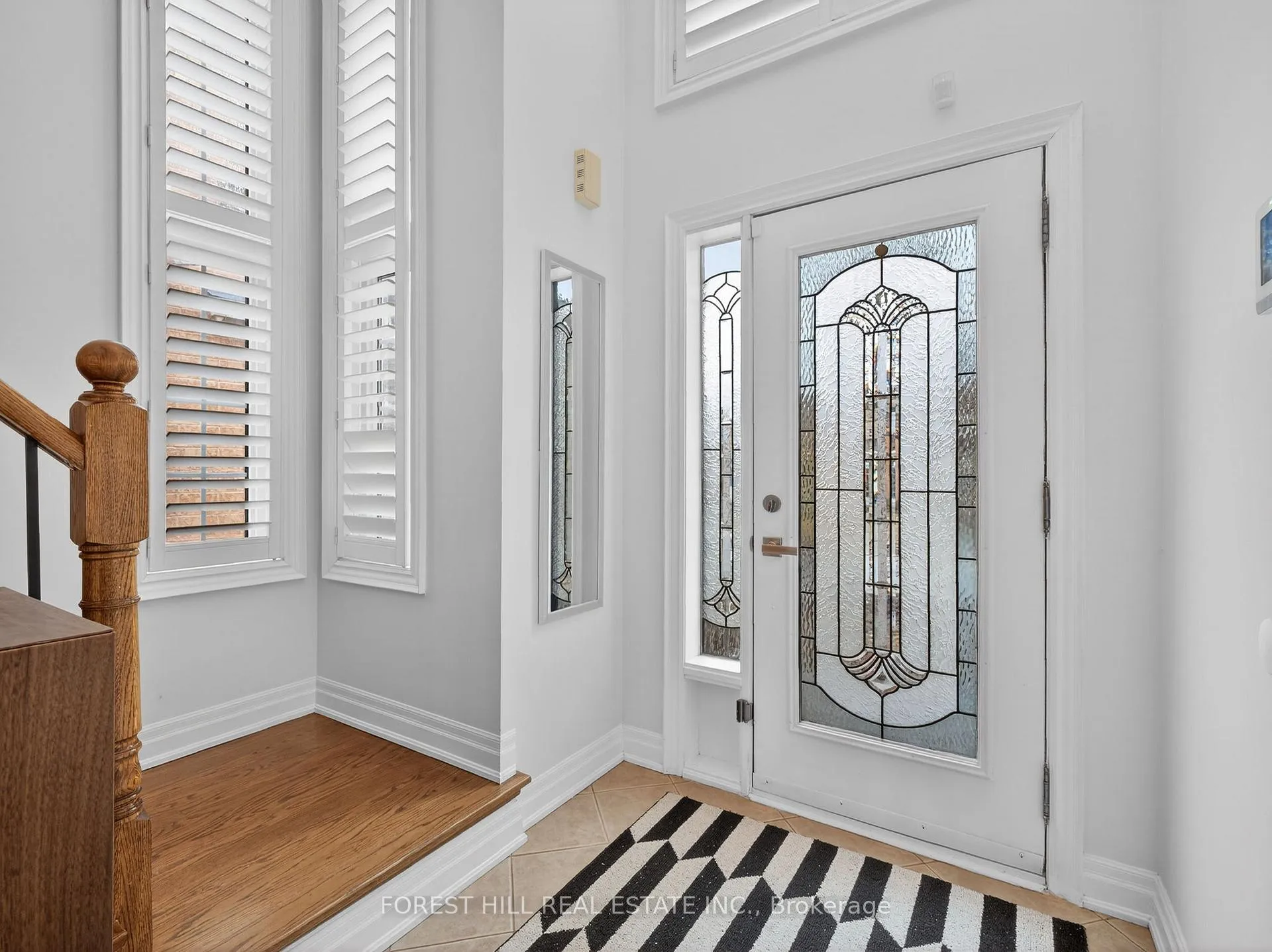 Photo 2 of 11 Bestview Crescent, Vaughan, Rural Vaughan — HOMEH