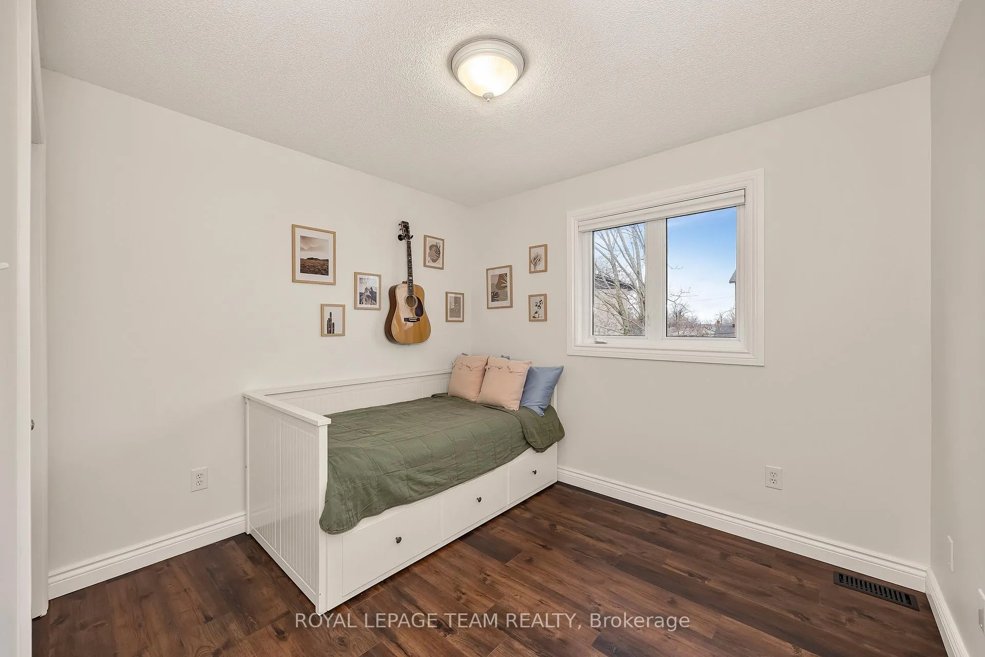 Photo 16 of 54 Haramis Drive, Renfrew — HOMEH