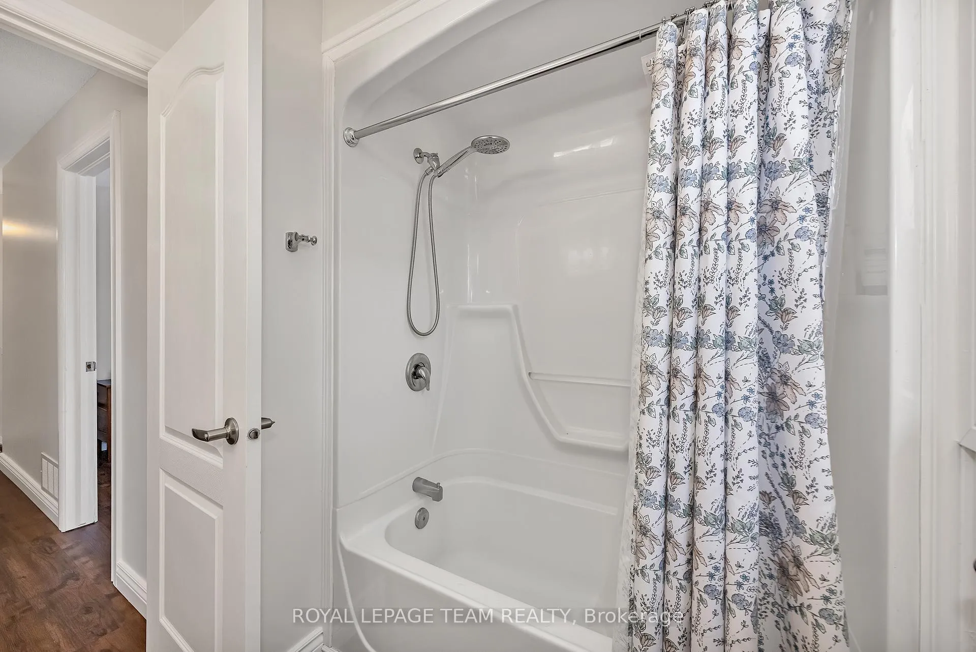 Photo 18 of 54 Haramis Drive, Renfrew — HOMEH