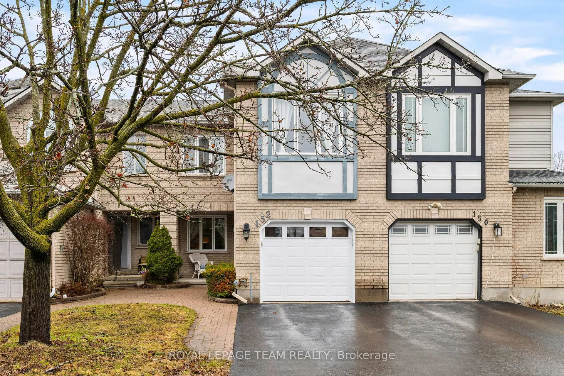 Front of 152 Hunterswood Crescent