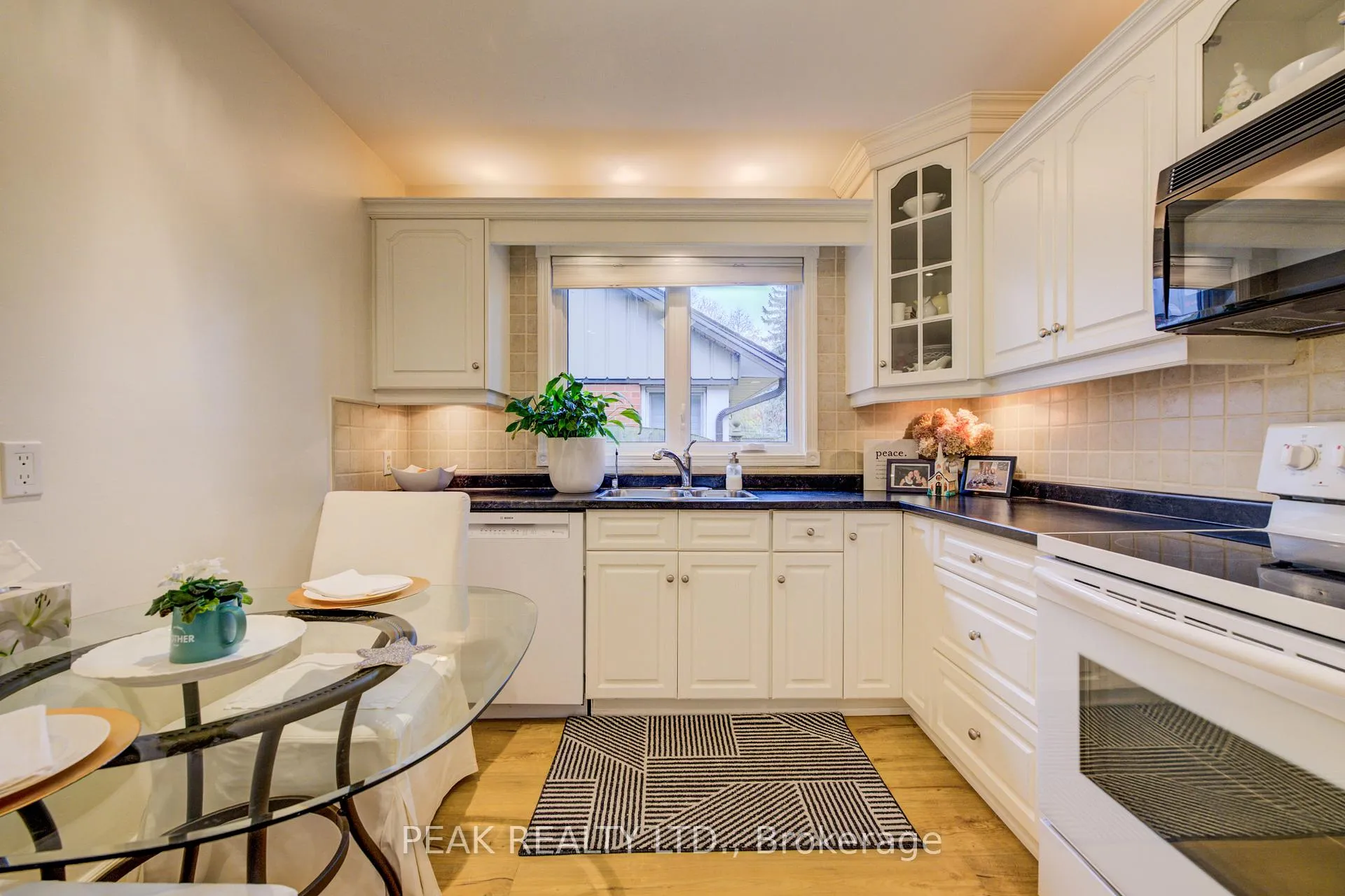 Photo 14 of 50 Edgewood Avenue, Hamilton, Sherwood — HOMEH
