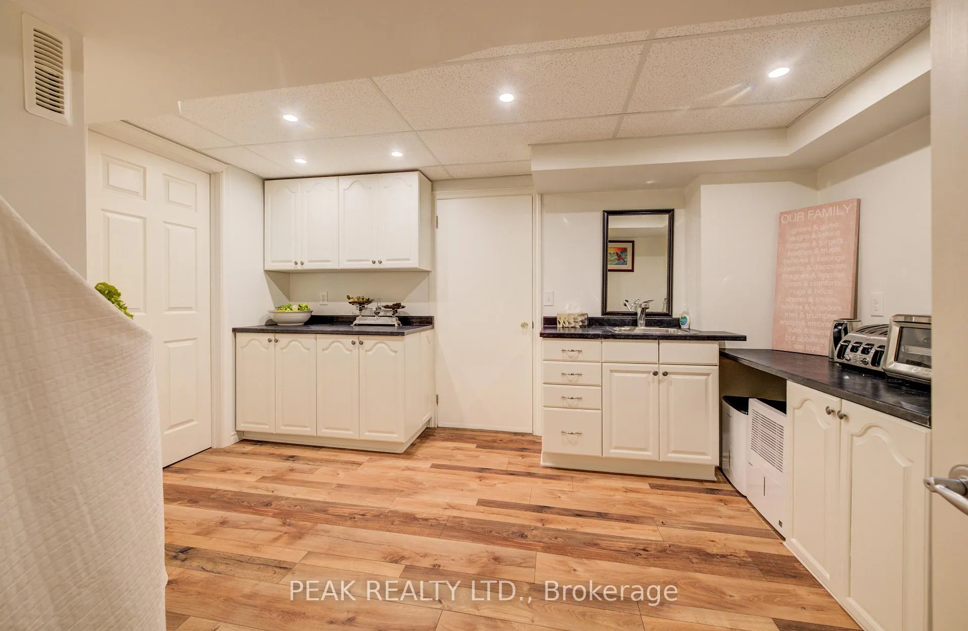 Photo 33 of 50 Edgewood Avenue, Hamilton, Sherwood — HOMEH