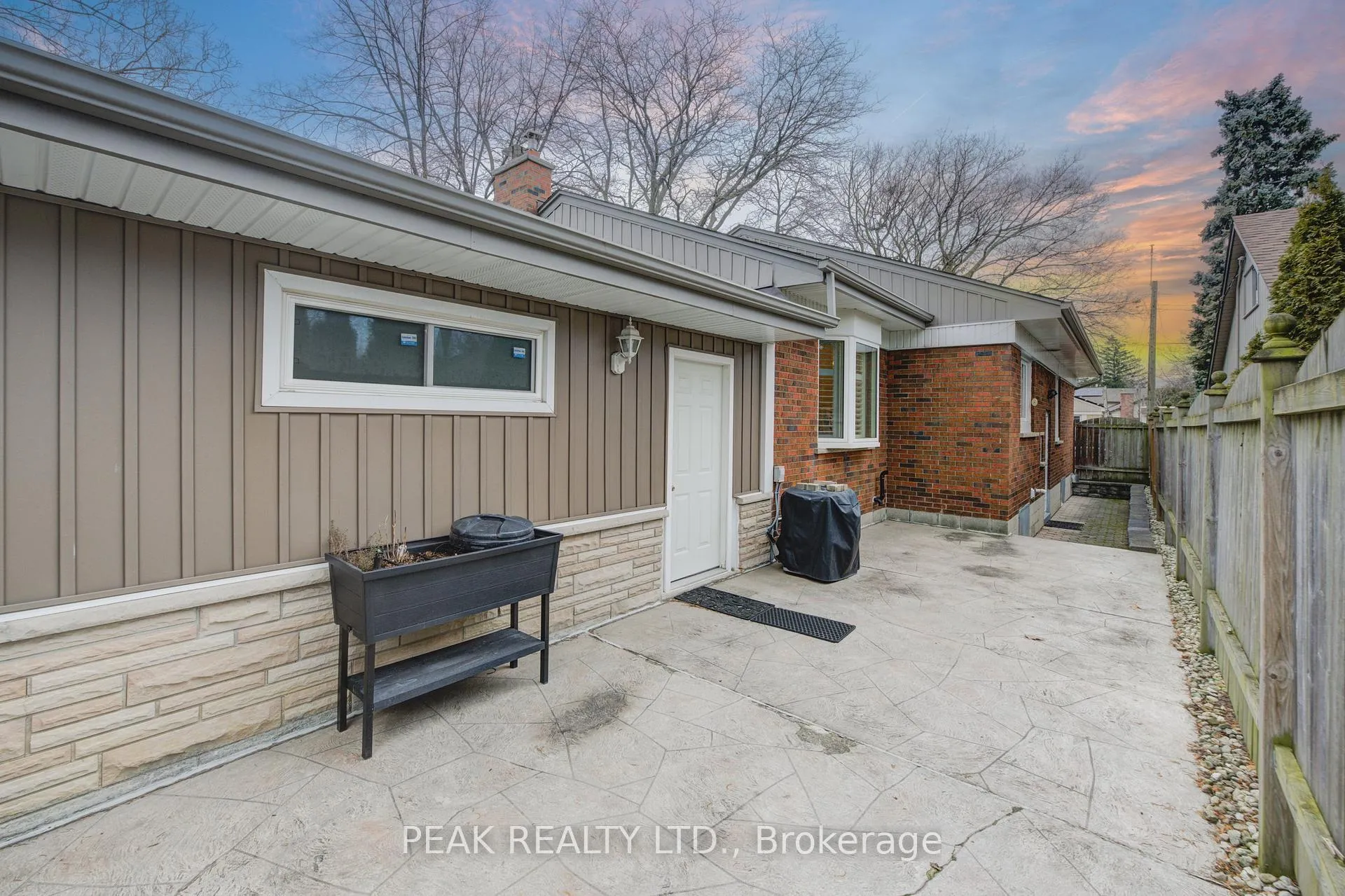 Photo 41 of 50 Edgewood Avenue, Hamilton, Sherwood — HOMEH