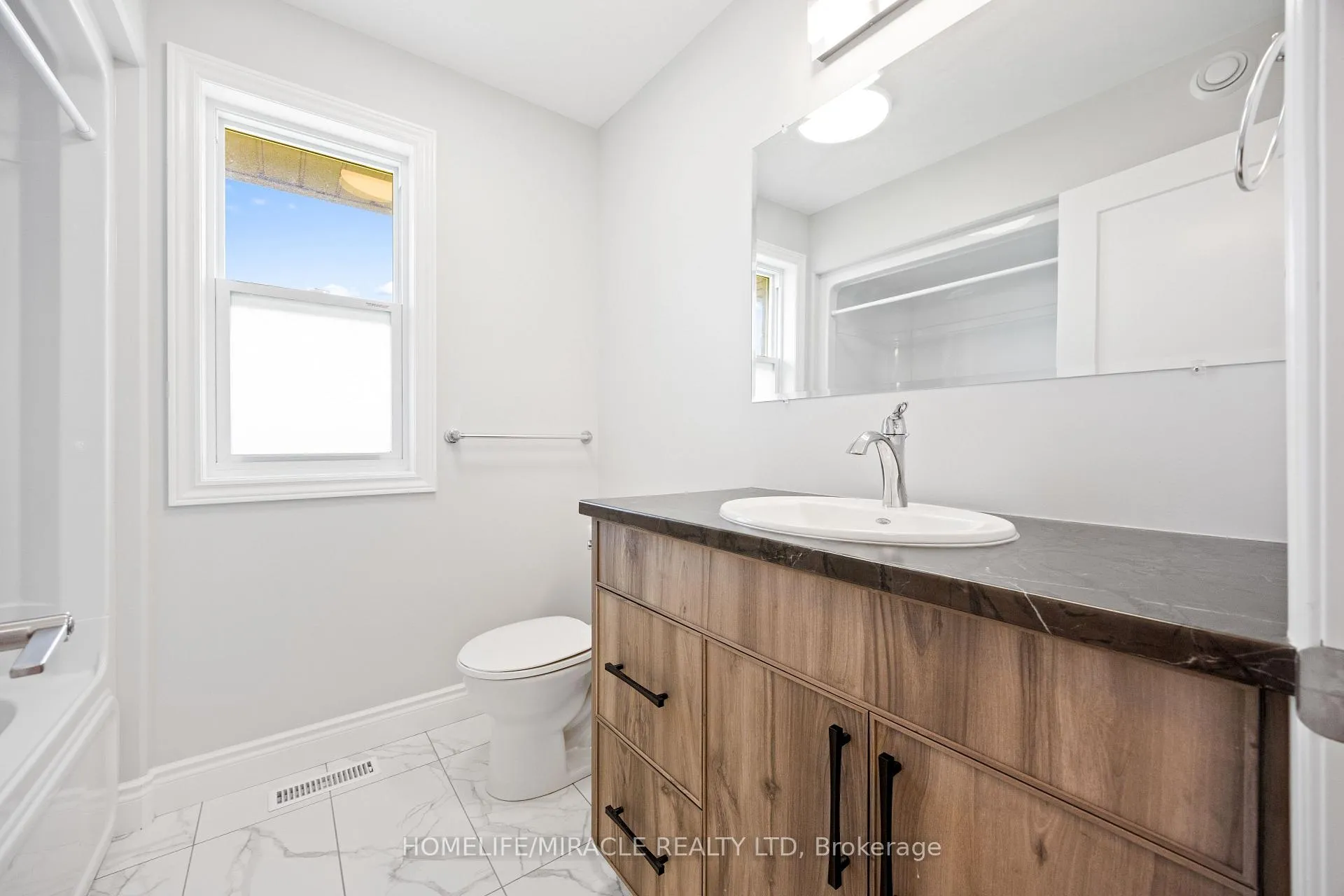 Photo 41 of 15 Mavety Court, Belleville, Thurlow Ward — HOMEH