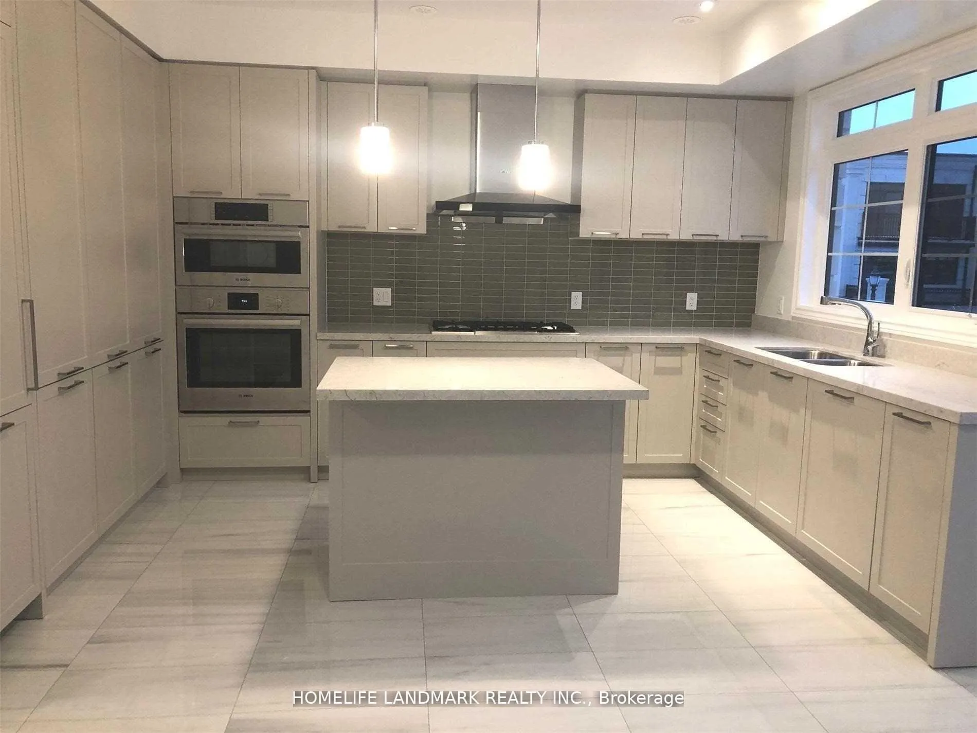 Photo 3 of 81 William Saville Street, Markham, Unionville — HOMEH