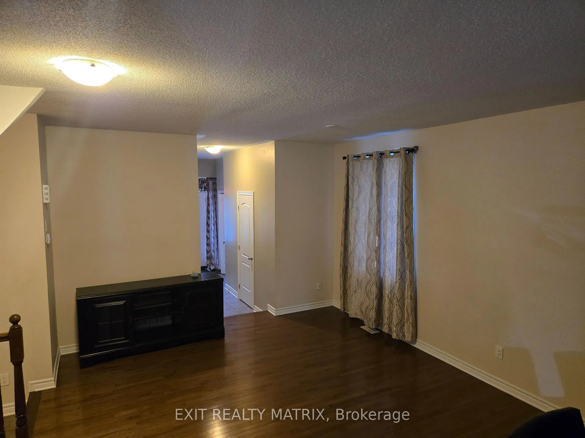 Photo 5 of 717 Hazelnut Crescent, Ottawa, Blossom Park/Kemp Park/Findlay Creek — HOMEH
