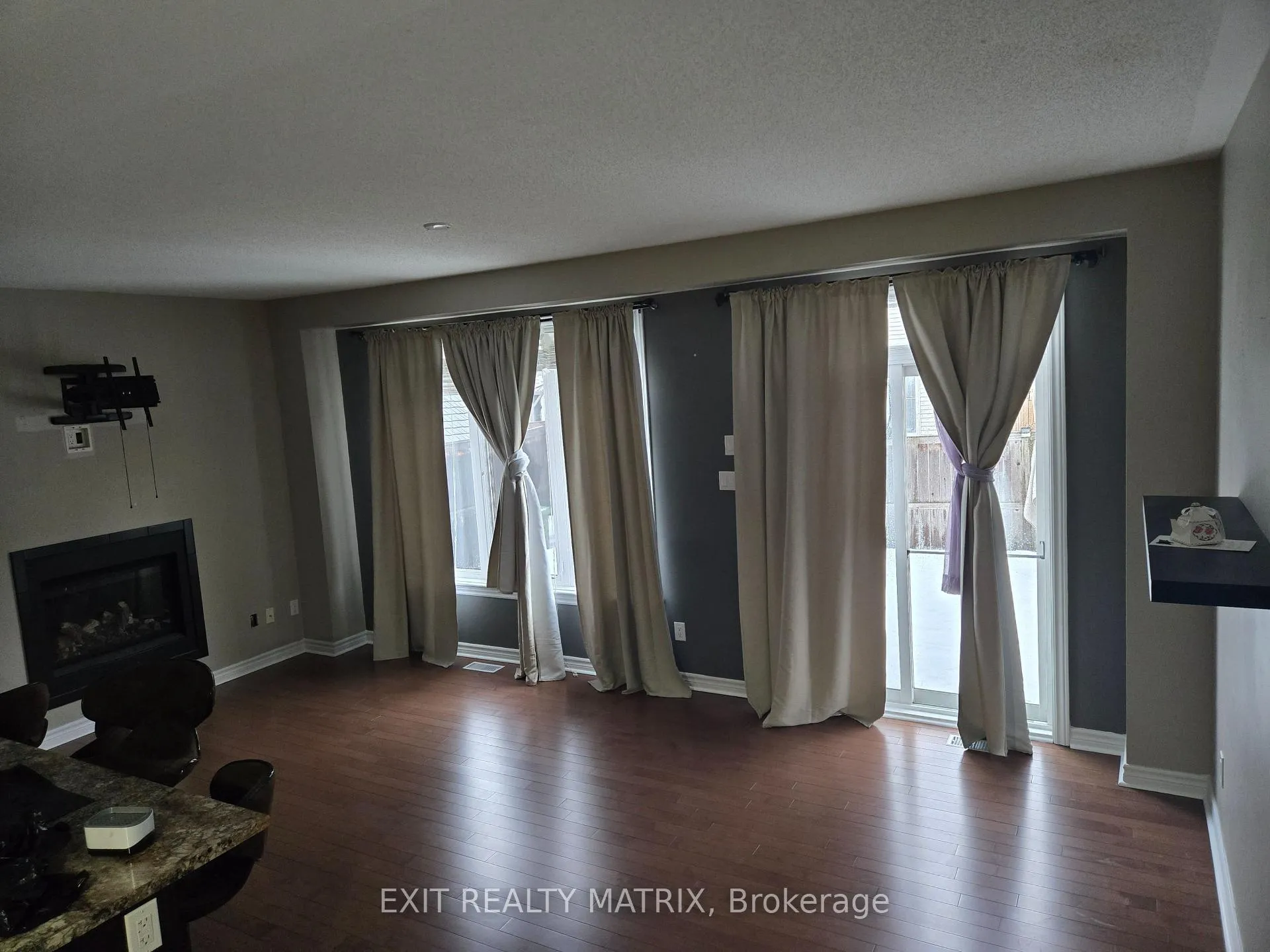 Photo 6 of 717 Hazelnut Crescent, Ottawa, Blossom Park/Kemp Park/Findlay Creek — HOMEH