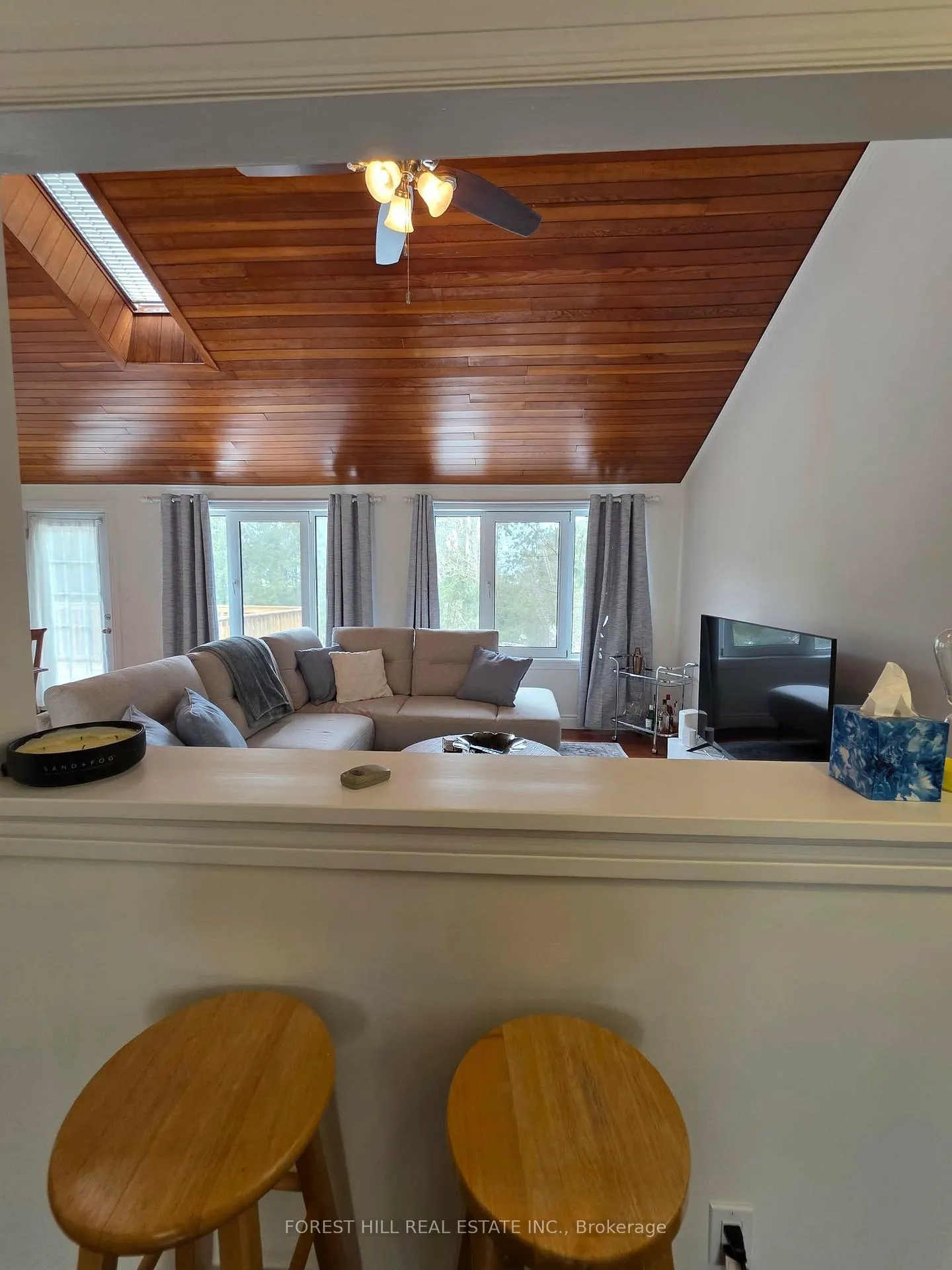 Photo 6 of 859 Lakeshore Road E, Oro-Medonte, Rural Oro-Medonte — HOMEH