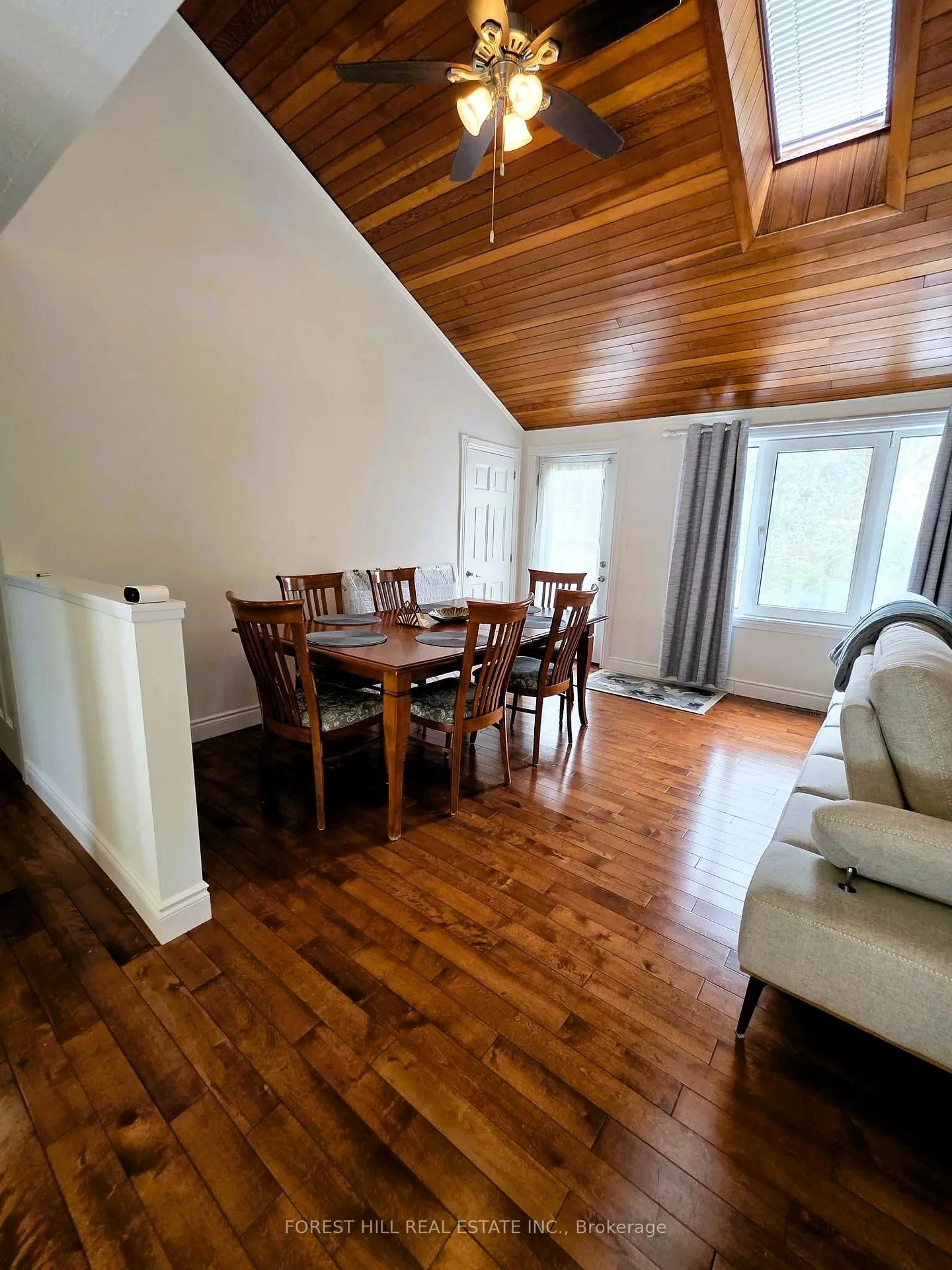 Photo 8 of 859 Lakeshore Road E, Oro-Medonte, Rural Oro-Medonte — HOMEH