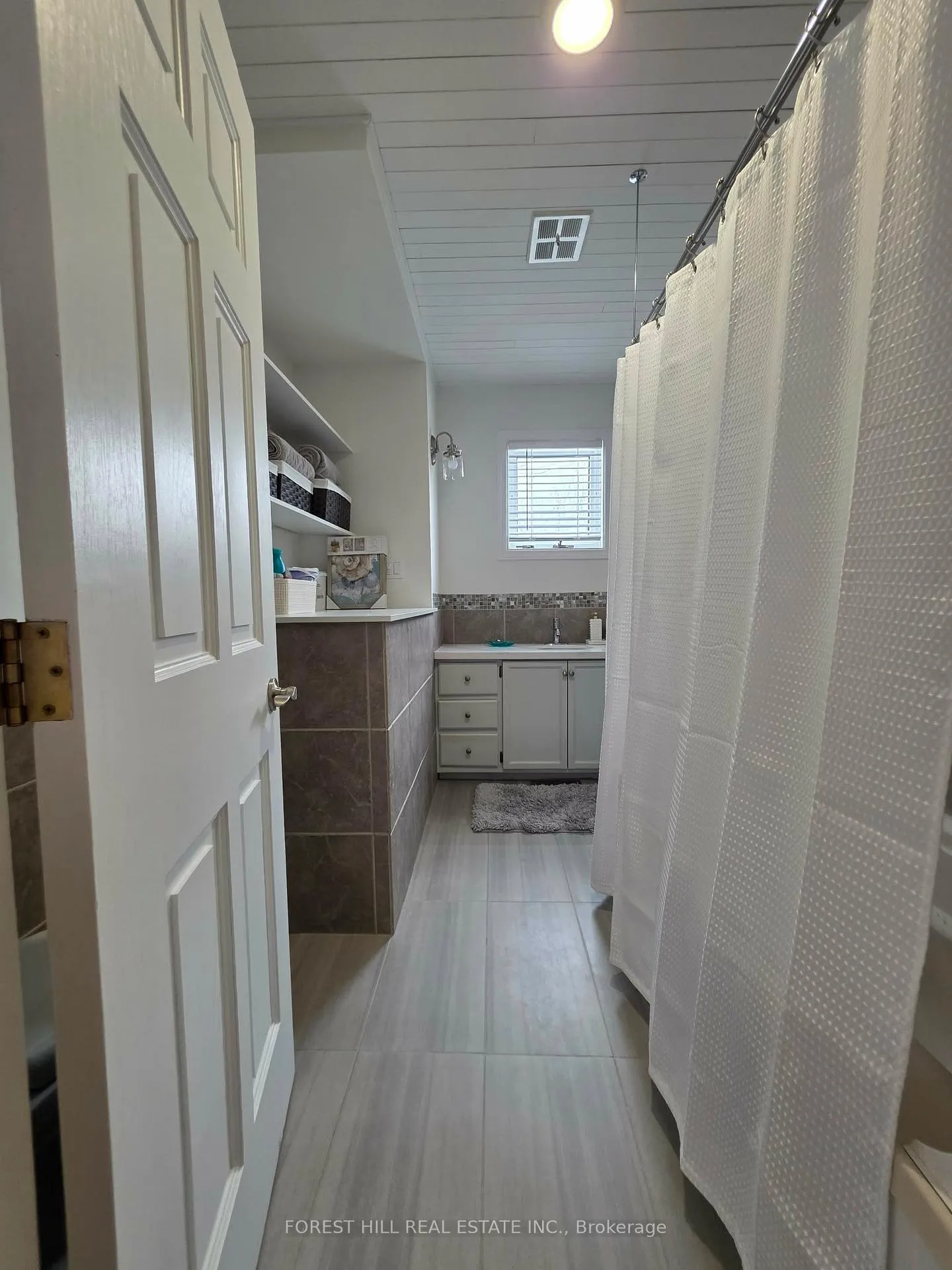 Photo 10 of 859 Lakeshore Road E, Oro-Medonte, Rural Oro-Medonte — HOMEH