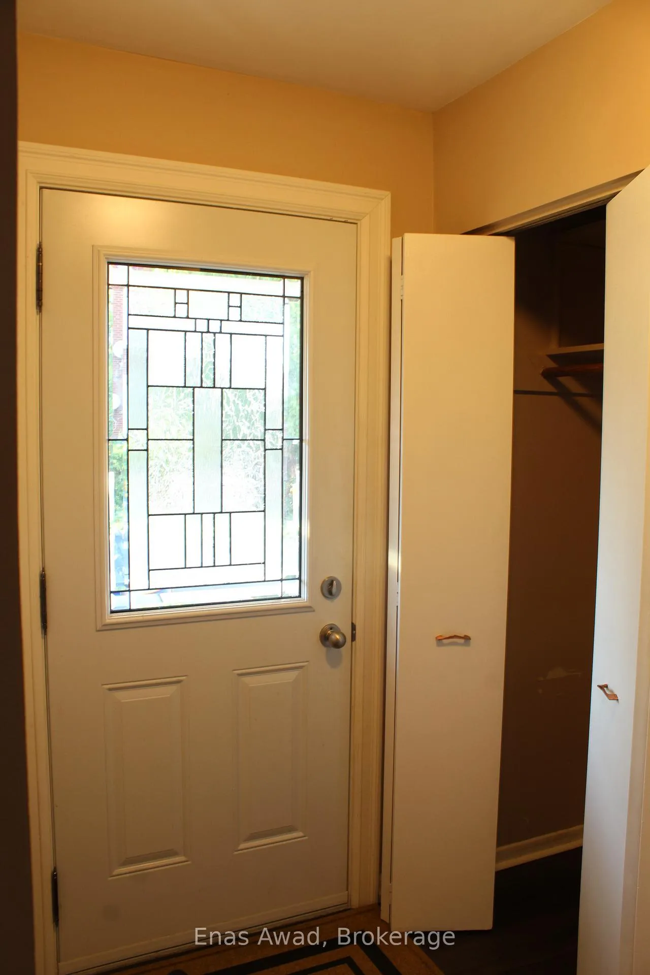 Photo 4 of Unit 1, 356 Shakespeare Street, Ottawa, Vanier — HOMEH