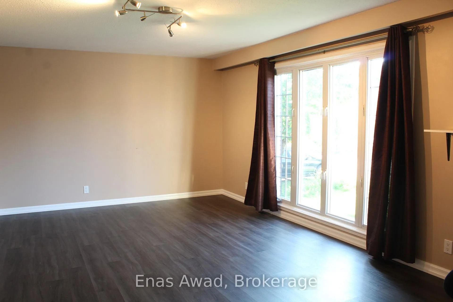 Photo 6 of Unit 1, 356 Shakespeare Street, Ottawa, Vanier — HOMEH