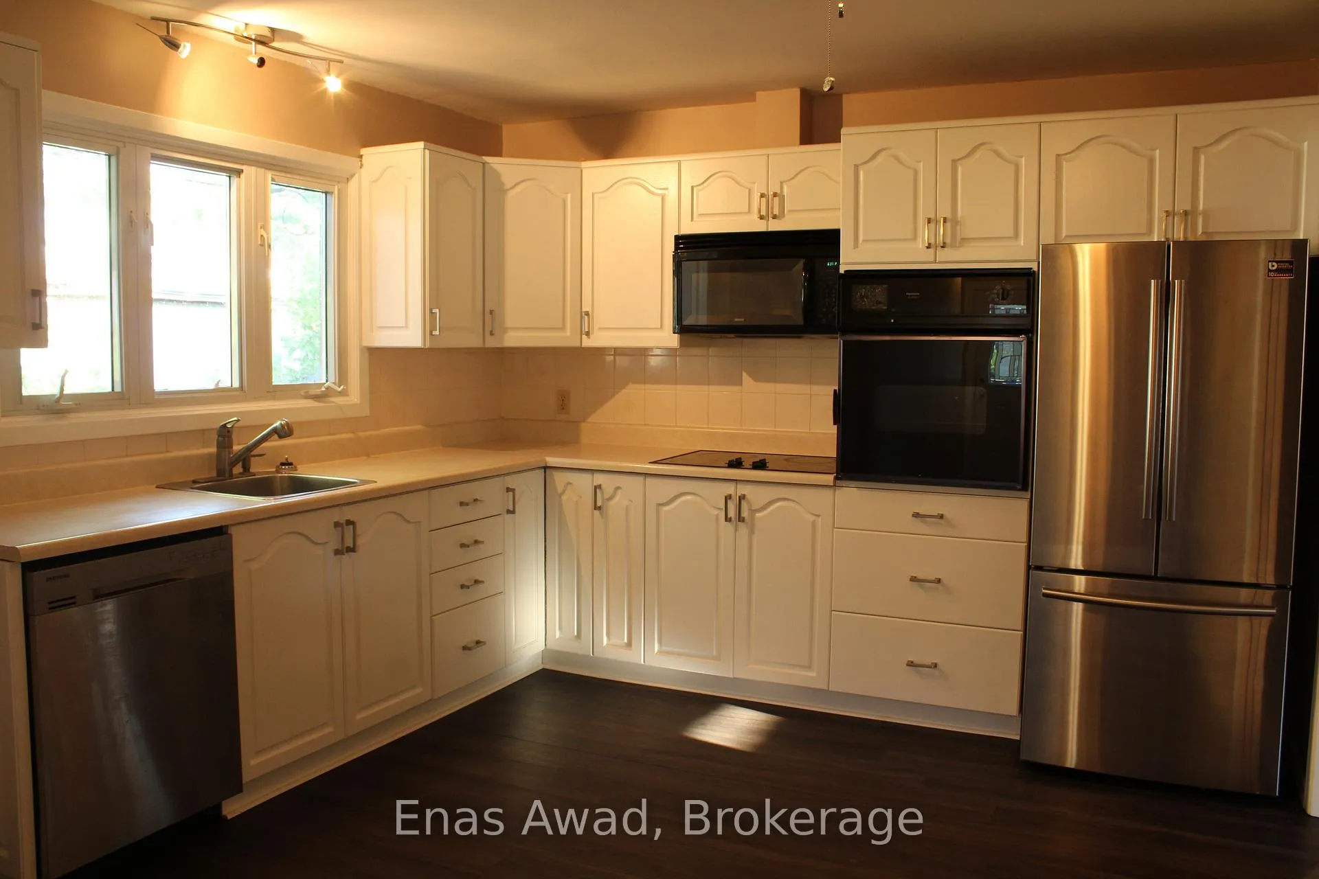 Photo 11 of Unit 1, 356 Shakespeare Street, Ottawa, Vanier — HOMEH