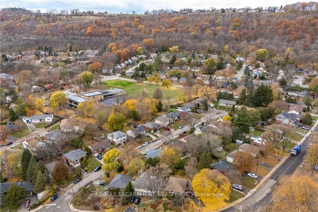 Photo 36 of 7 Glenmorris Drive, Hamilton, Dundas — HOMEH