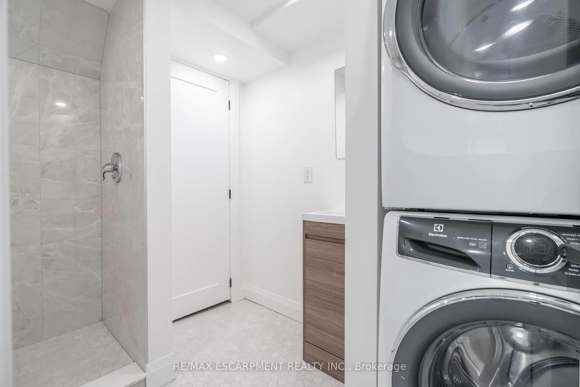 Photo 45 of 7 Glenmorris Drive, Hamilton, Dundas — HOMEH