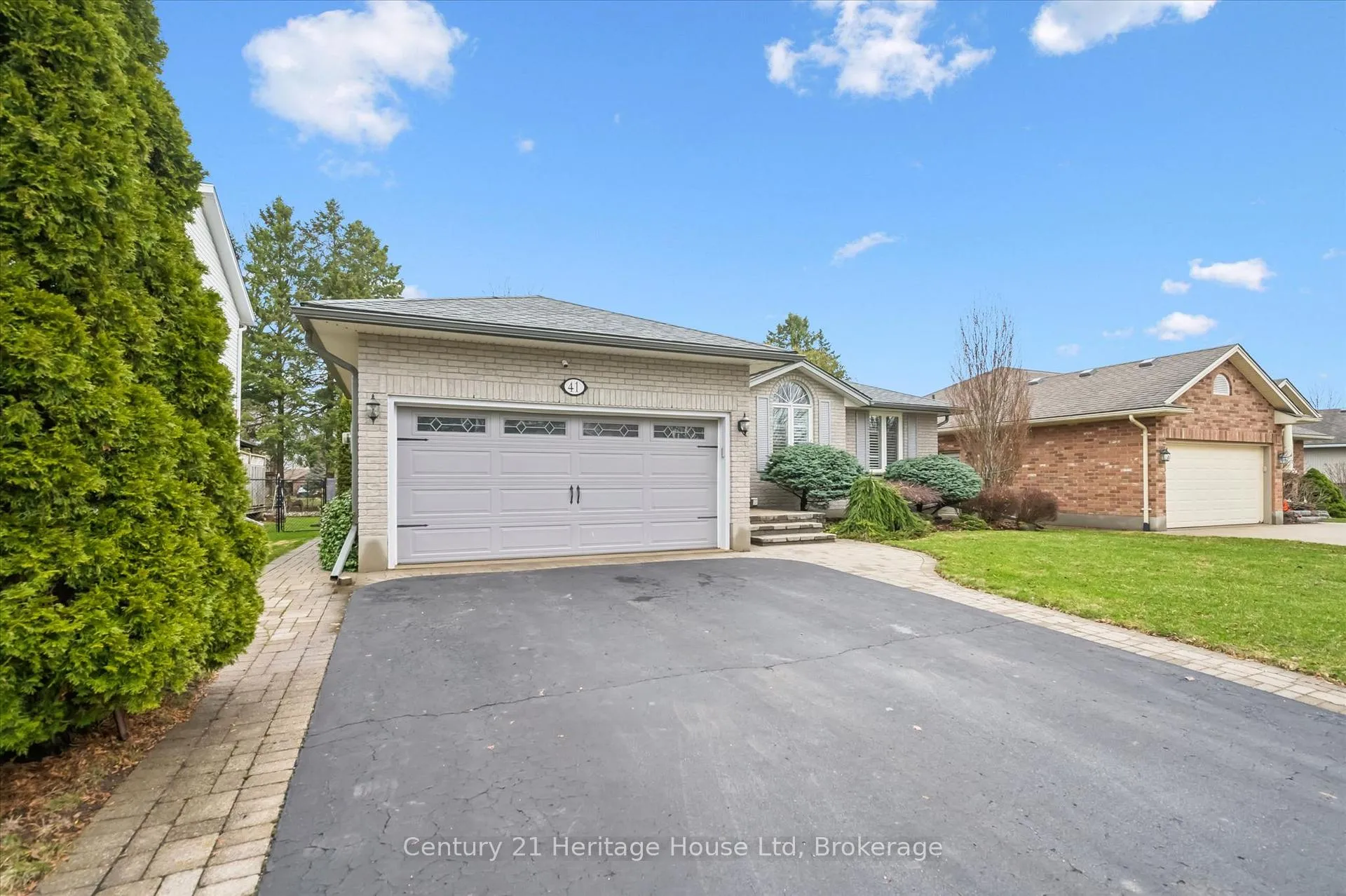 Photo 2 of 41 Thomas Boulevard, Centre Wellington, Elora/Salem — HOMEH