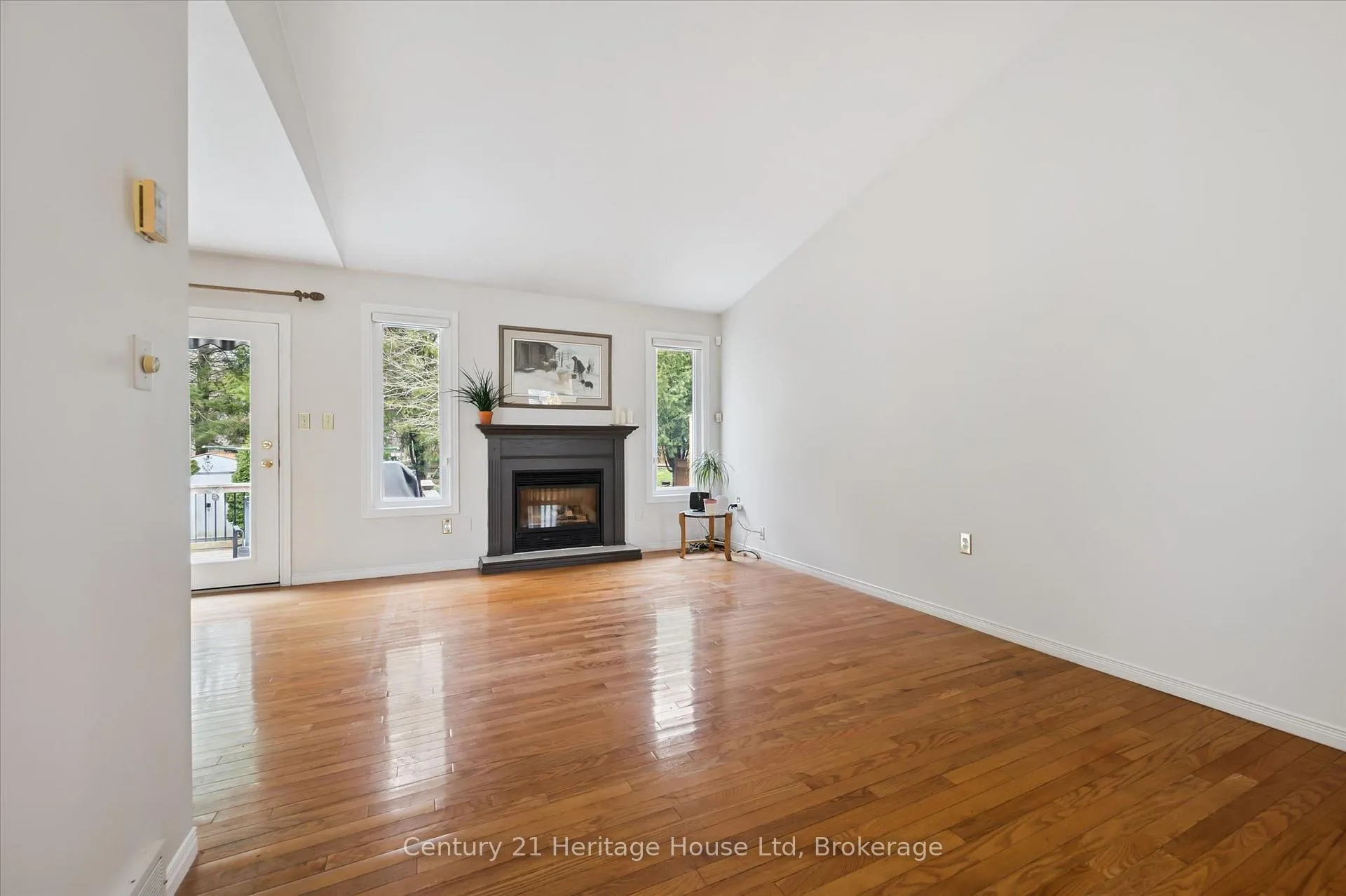 Photo 7 of 41 Thomas Boulevard, Centre Wellington, Elora/Salem — HOMEH