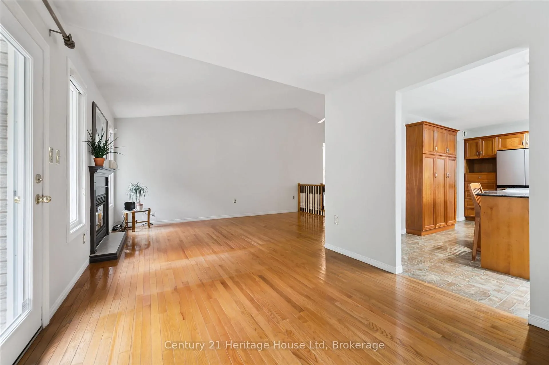 Photo 11 of 41 Thomas Boulevard, Centre Wellington, Elora/Salem — HOMEH
