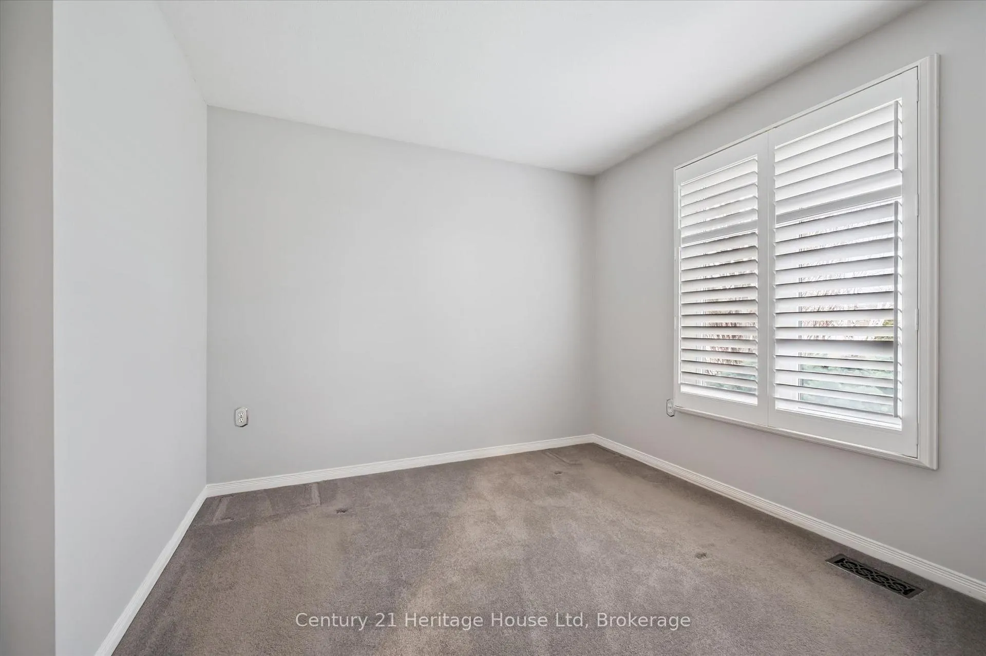 Photo 21 of 41 Thomas Boulevard, Centre Wellington, Elora/Salem — HOMEH