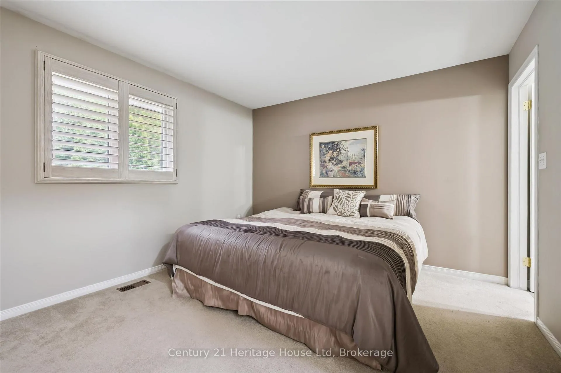 Photo 23 of 41 Thomas Boulevard, Centre Wellington, Elora/Salem — HOMEH