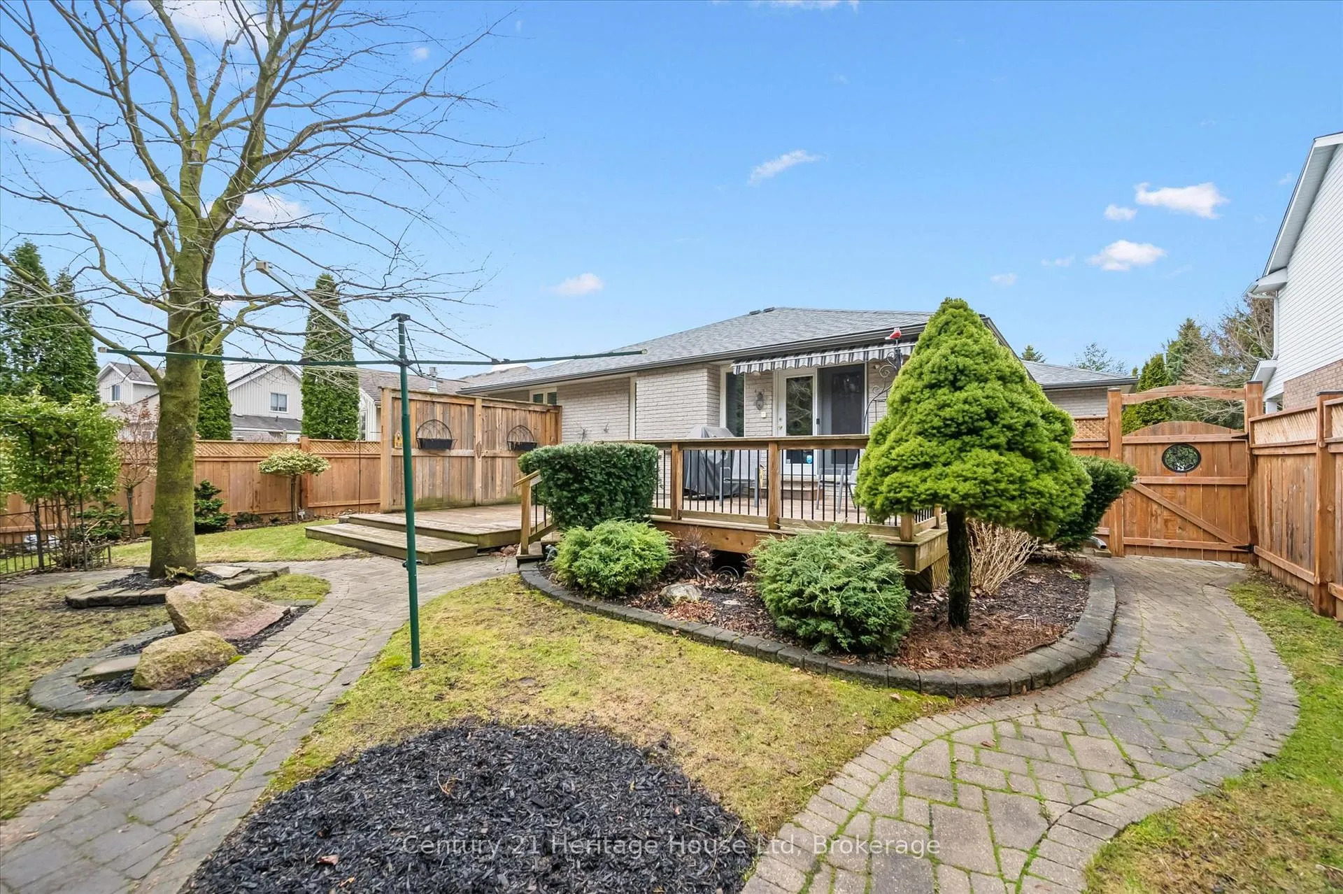 Photo 31 of 41 Thomas Boulevard, Centre Wellington, Elora/Salem — HOMEH