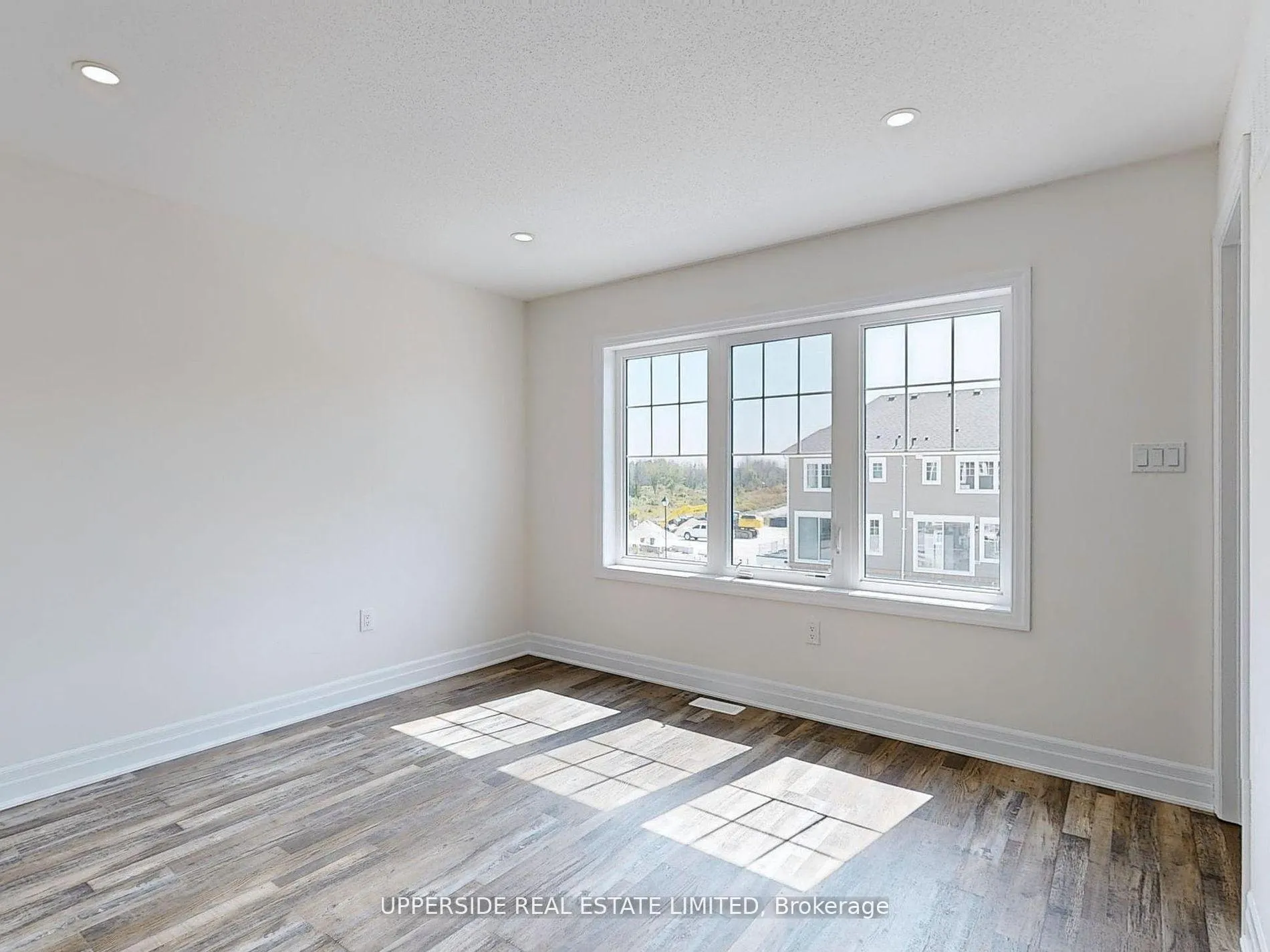 Photo 12 of 105 Surf Drive, Wasaga Beach — HOMEH