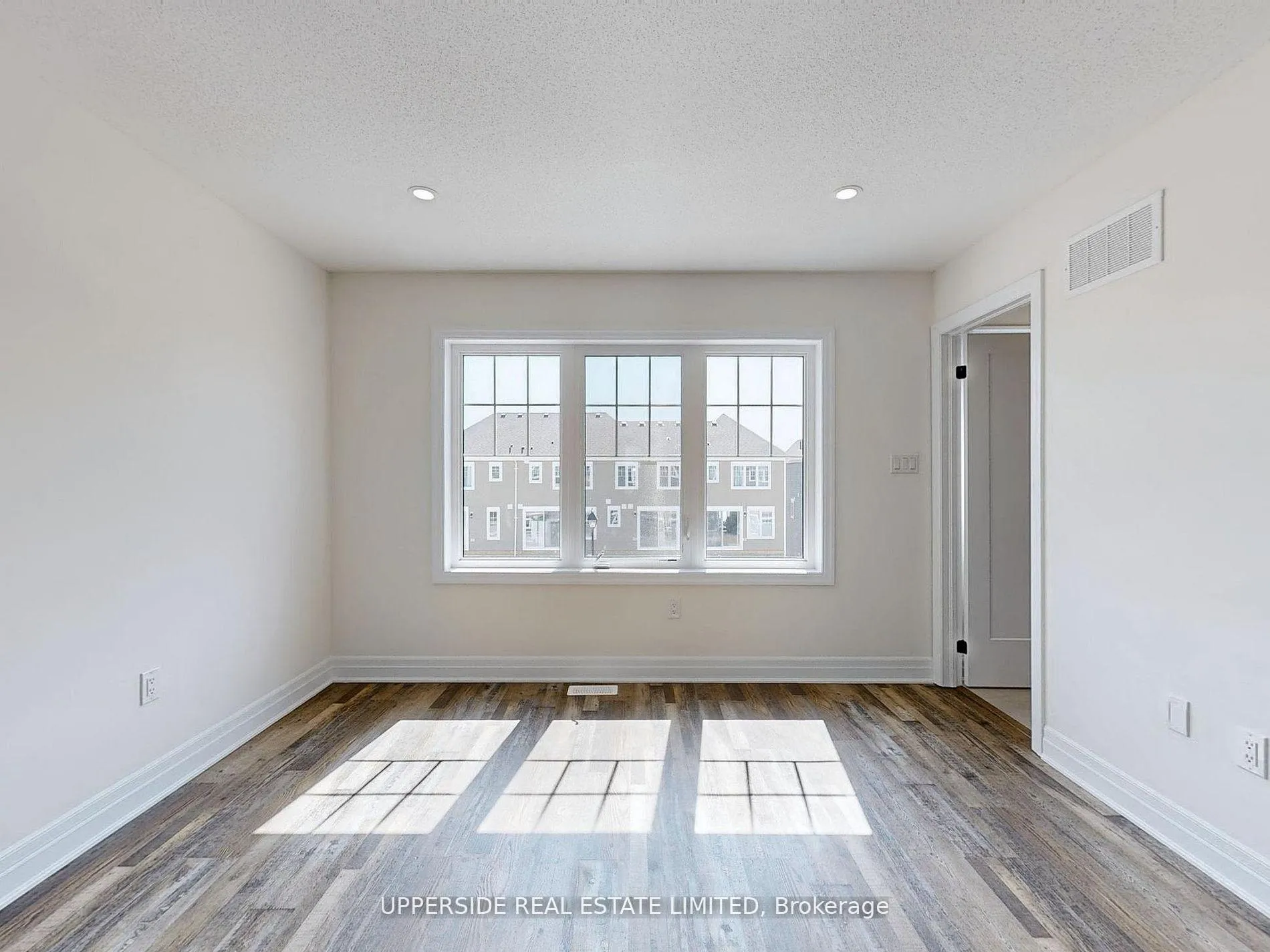 Photo 13 of 105 Surf Drive, Wasaga Beach — HOMEH