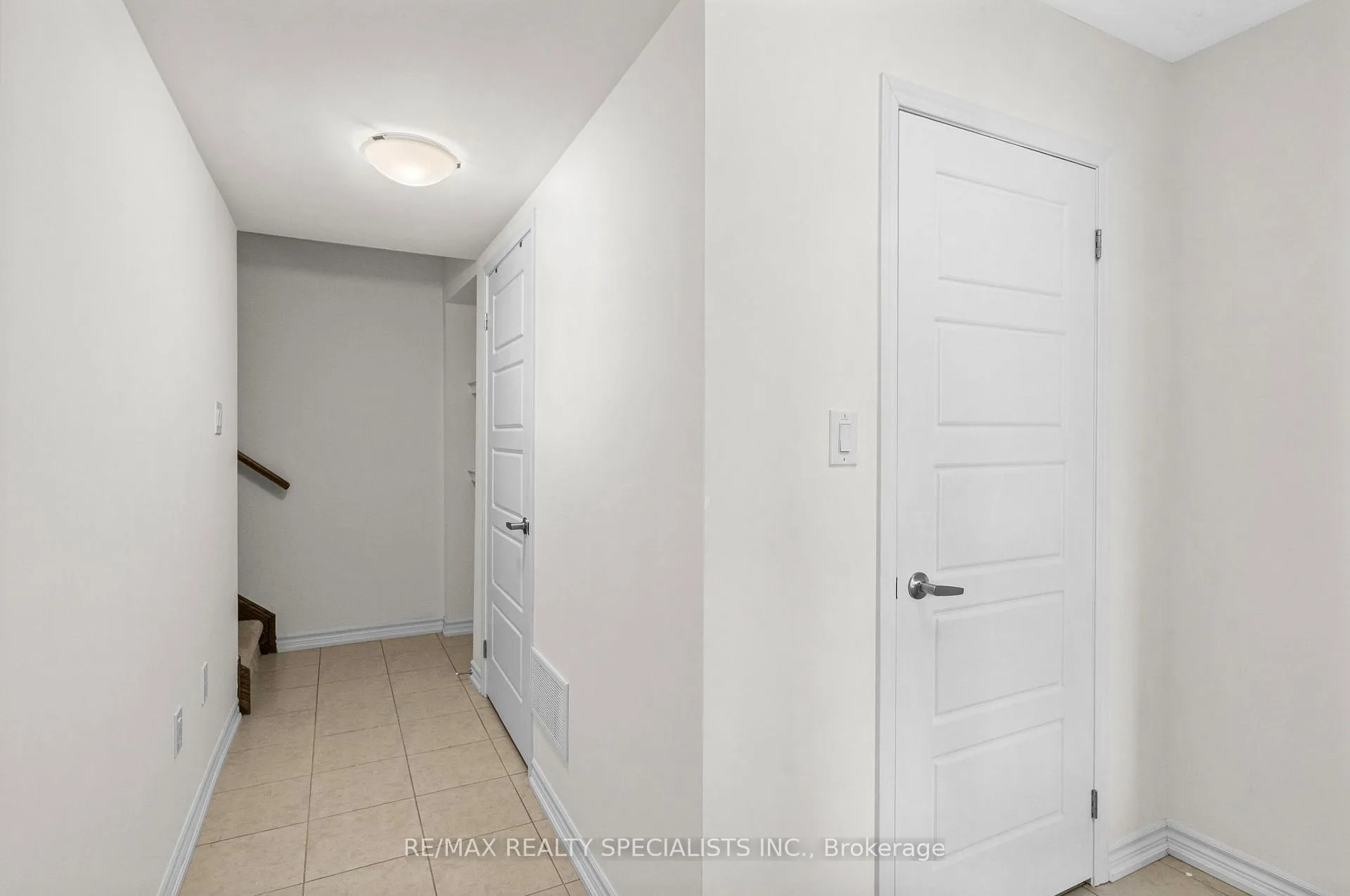 Photo 5 of 879 Sumac Crescent, Milton, Cobban — HOMEH
