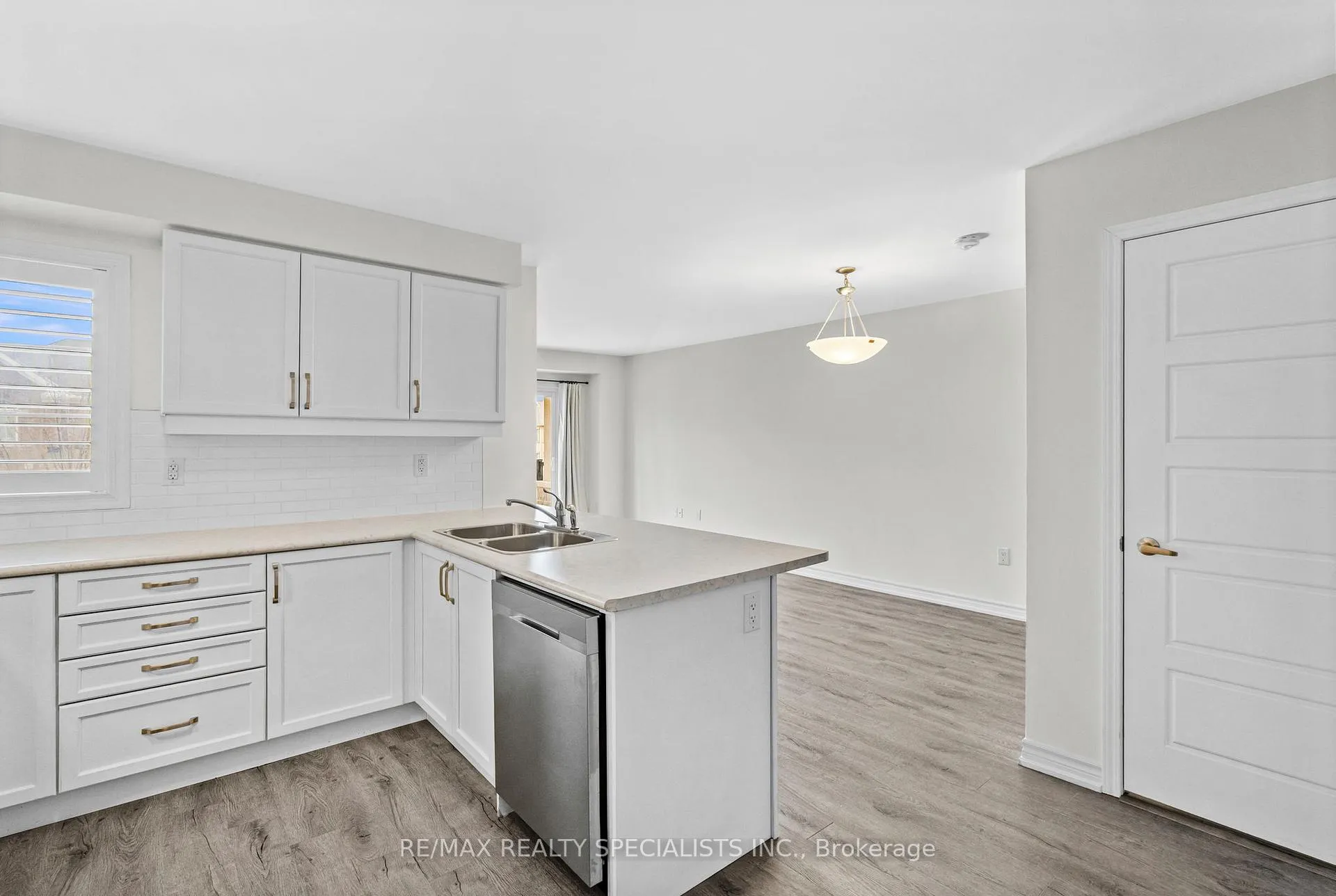 Photo 10 of 879 Sumac Crescent, Milton, Cobban — HOMEH