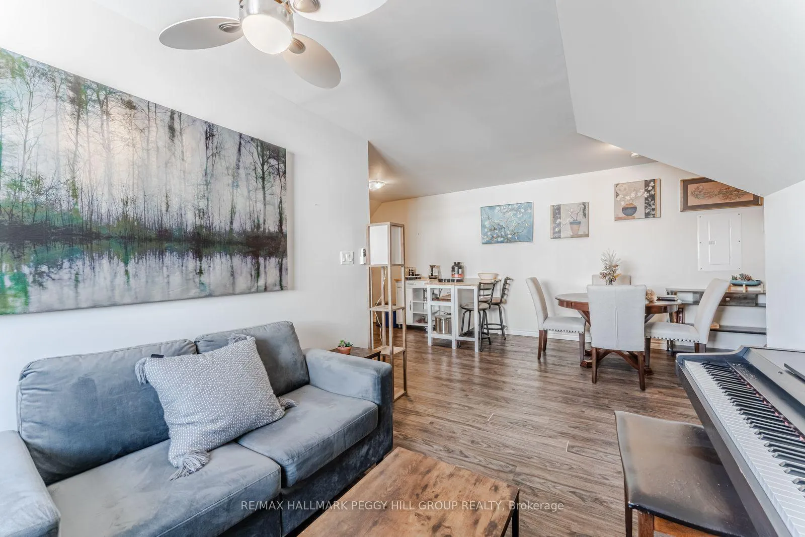 Photo 3 of Unit 5, 42 Toronto Street, Barrie, City Centre — HOMEH
