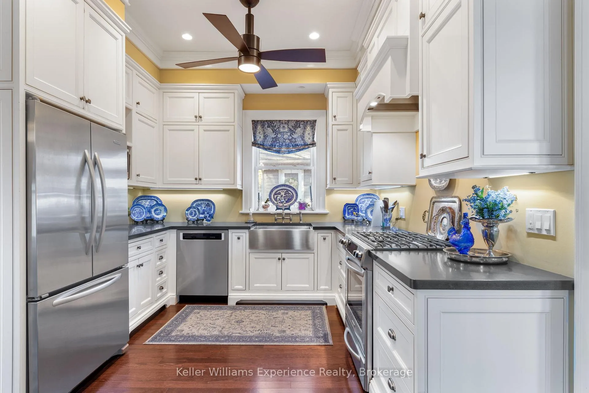 Photo 8 of 325 Third Street, Midland — HOMEH