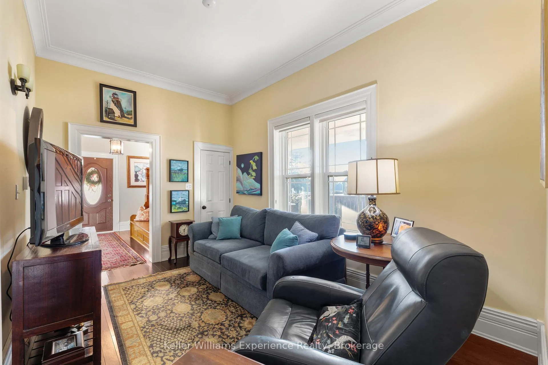 Photo 10 of 325 Third Street, Midland — HOMEH