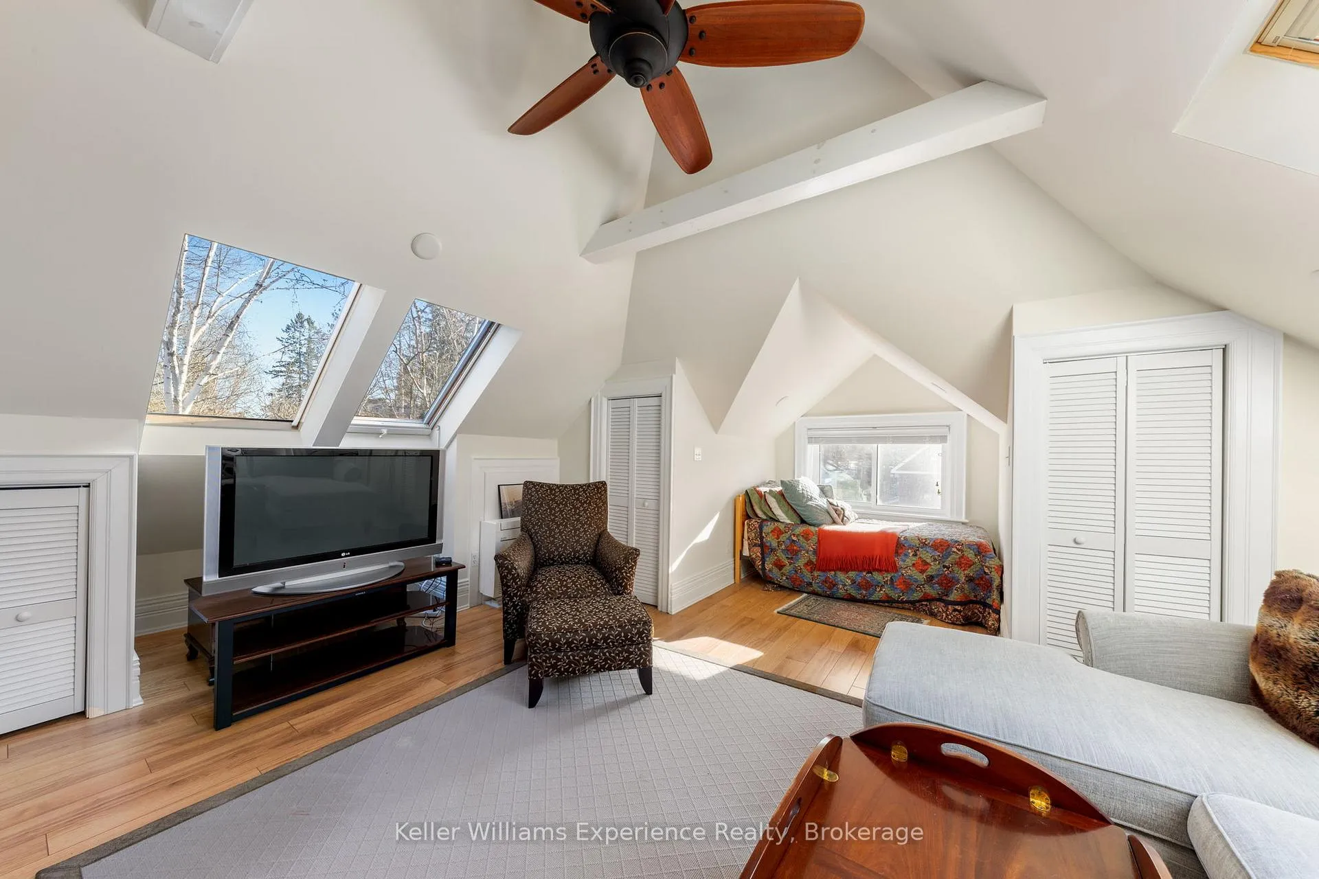 Photo 23 of 325 Third Street, Midland — HOMEH