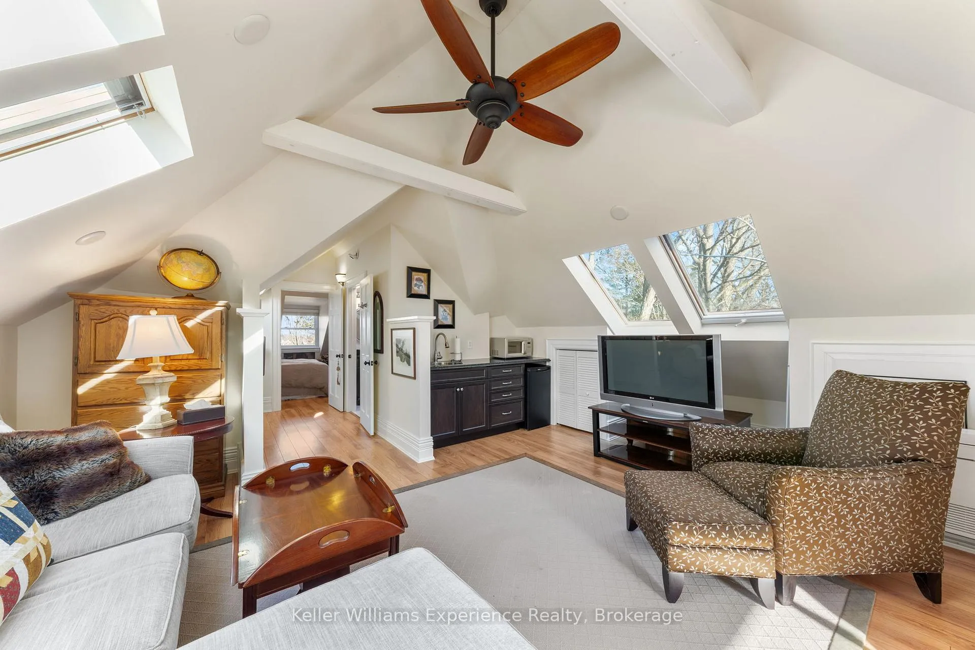 Photo 24 of 325 Third Street, Midland — HOMEH