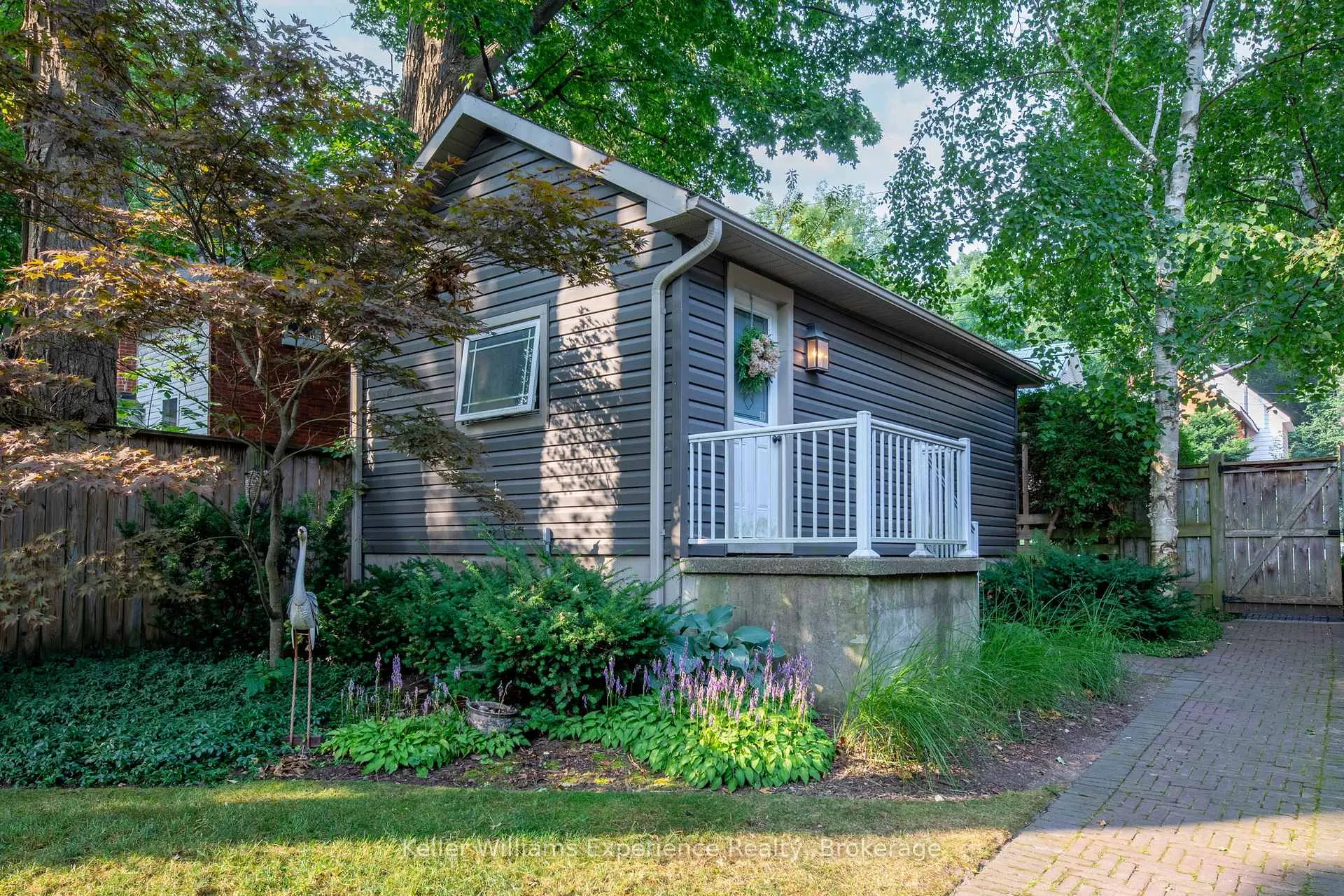 Photo 29 of 325 Third Street, Midland — HOMEH