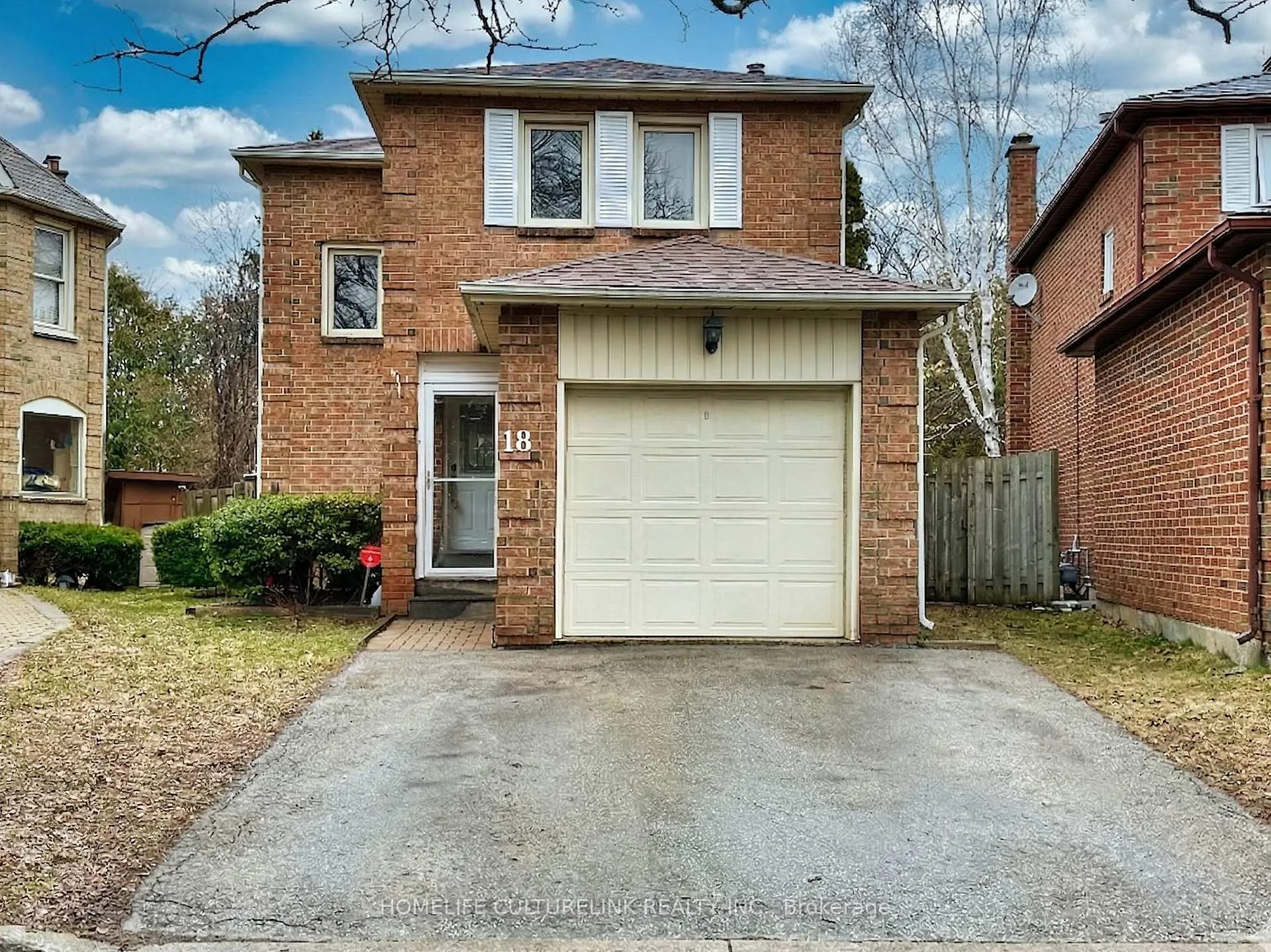 Photo 1 of 18 Eugenia Court, Markham, Markville — HOMEH