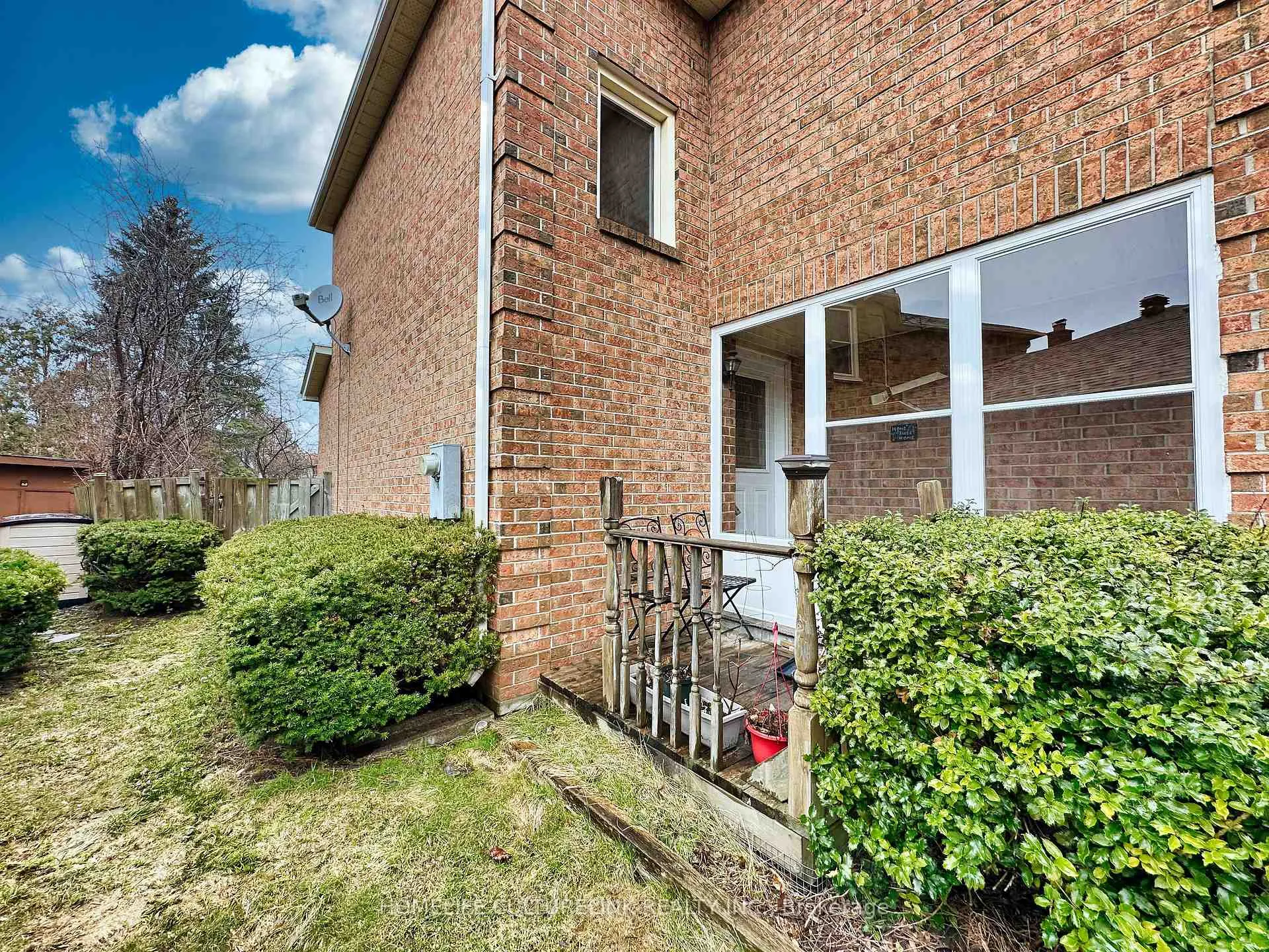 Photo 3 of 18 Eugenia Court, Markham, Markville — HOMEH