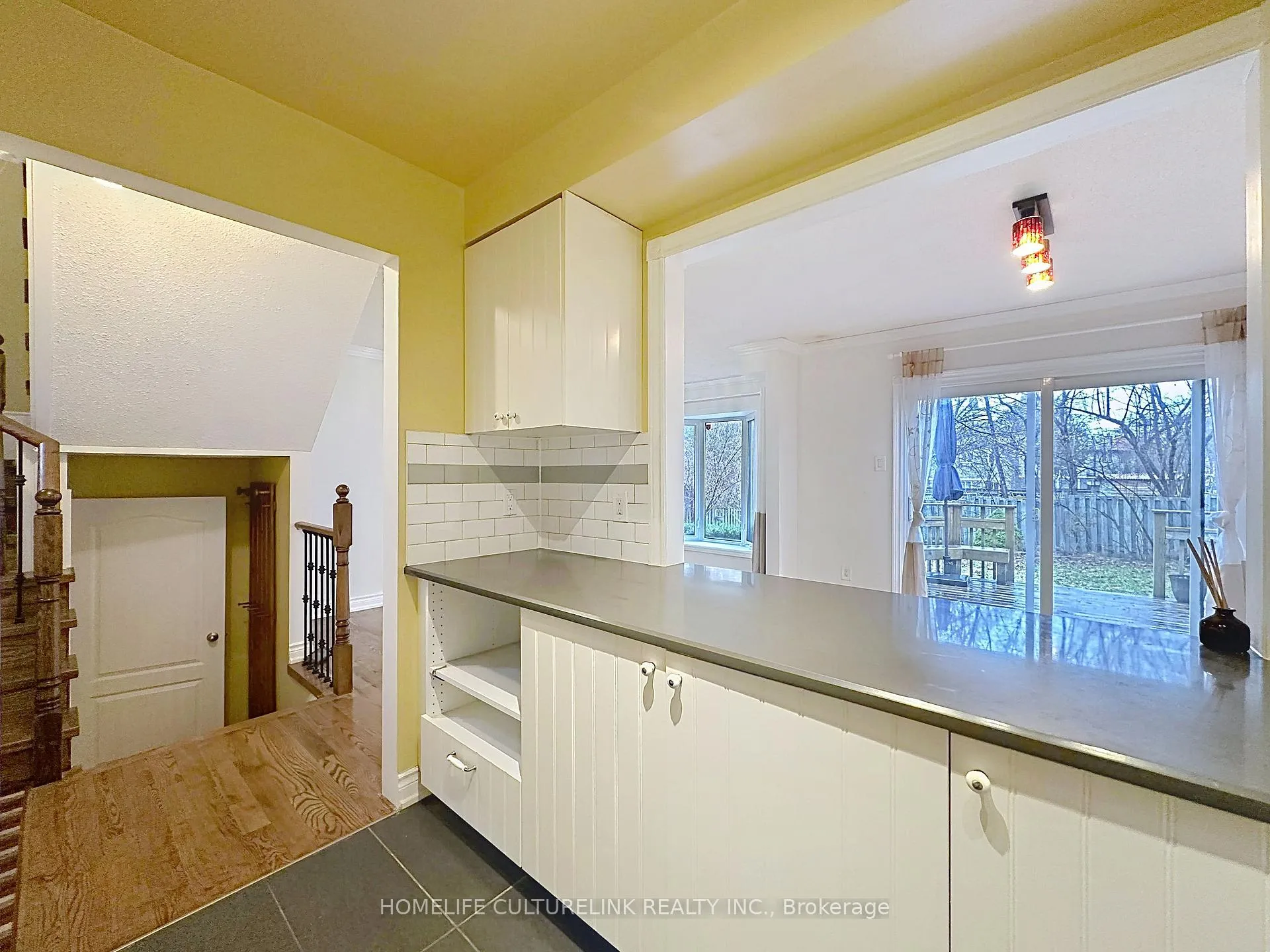 Photo 9 of 18 Eugenia Court, Markham, Markville — HOMEH