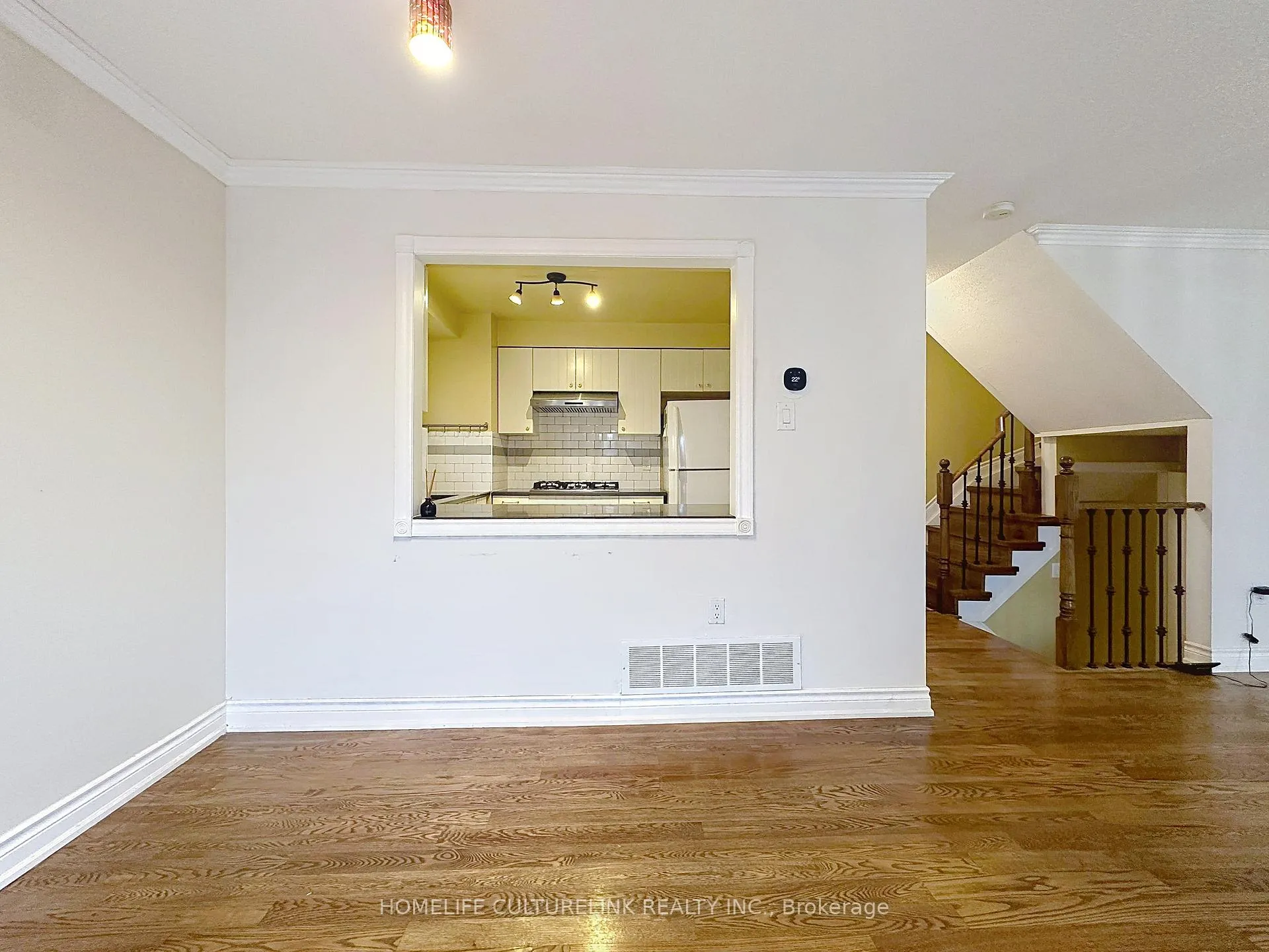 Photo 12 of 18 Eugenia Court, Markham, Markville — HOMEH