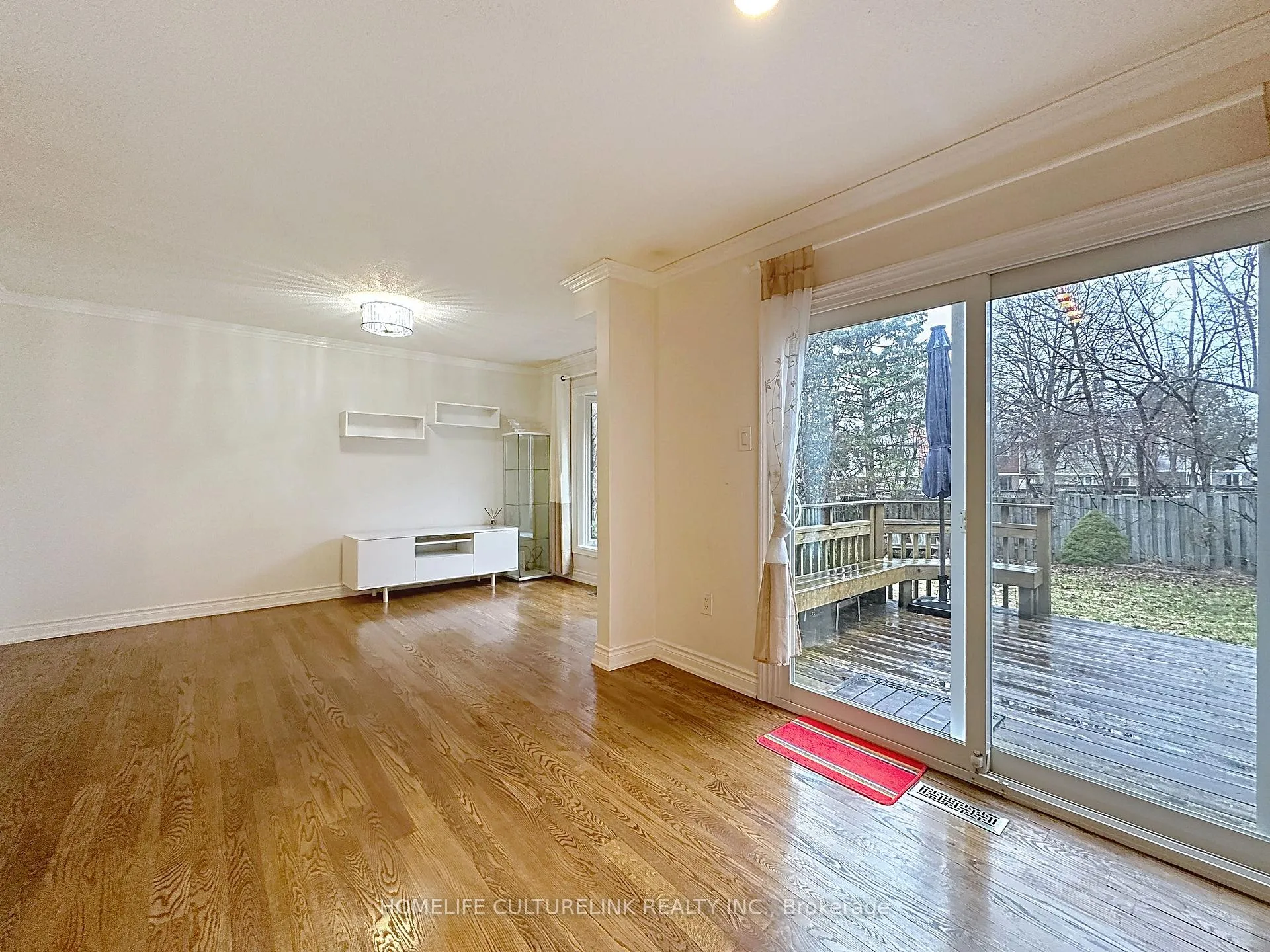 Photo 13 of 18 Eugenia Court, Markham, Markville — HOMEH