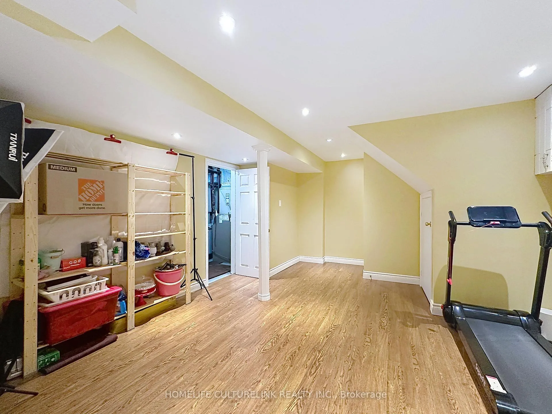 Photo 20 of 18 Eugenia Court, Markham, Markville — HOMEH
