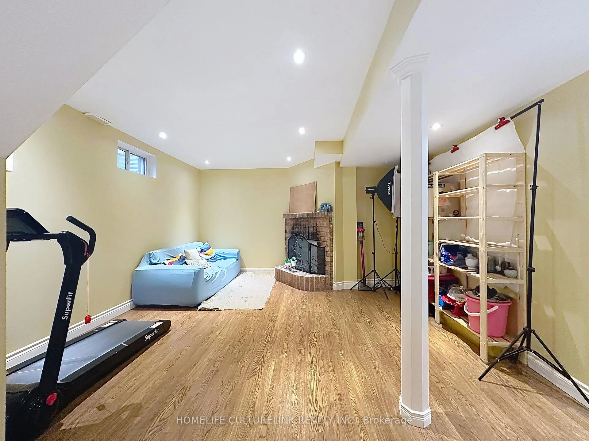 Photo 21 of 18 Eugenia Court, Markham, Markville — HOMEH