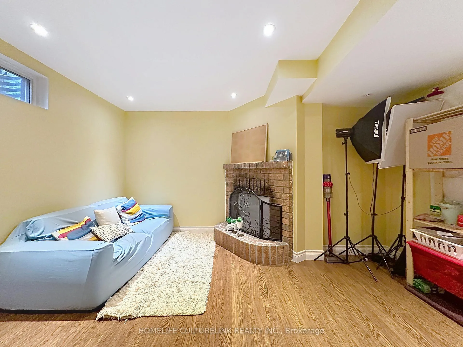 Photo 22 of 18 Eugenia Court, Markham, Markville — HOMEH