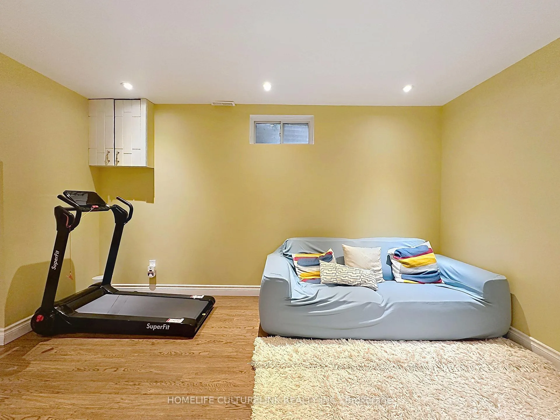 Photo 23 of 18 Eugenia Court, Markham, Markville — HOMEH