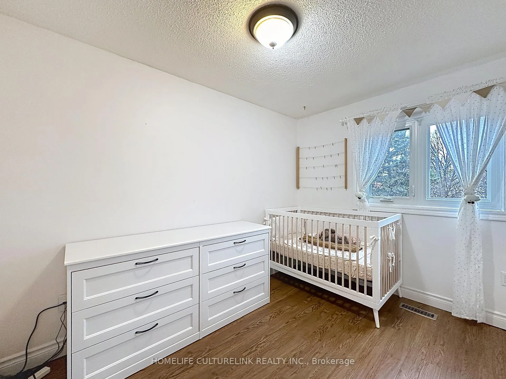 Photo 29 of 18 Eugenia Court, Markham, Markville — HOMEH