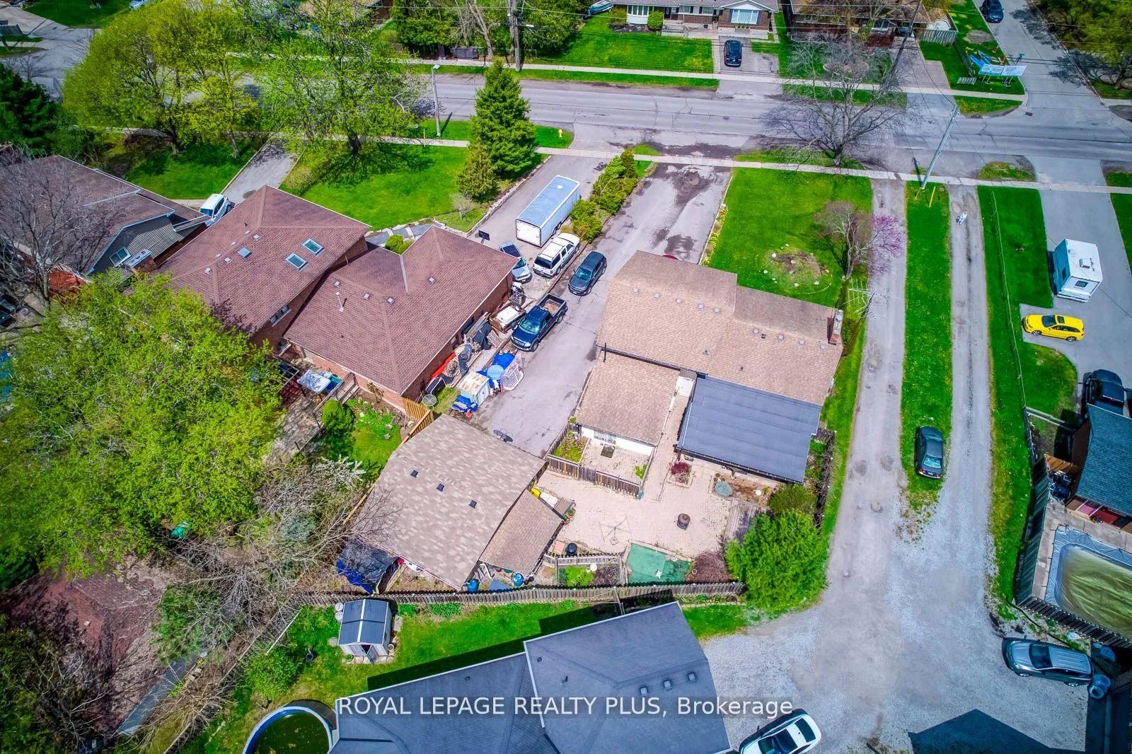 Photo 4 of 128 Parnell Road, St. Catharines, Vine/Linwell — HOMEH