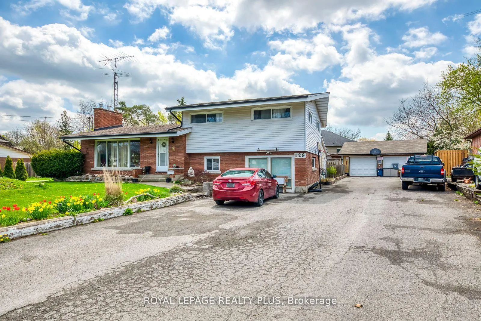 Photo 9 of 128 Parnell Road, St. Catharines, Vine/Linwell — HOMEH